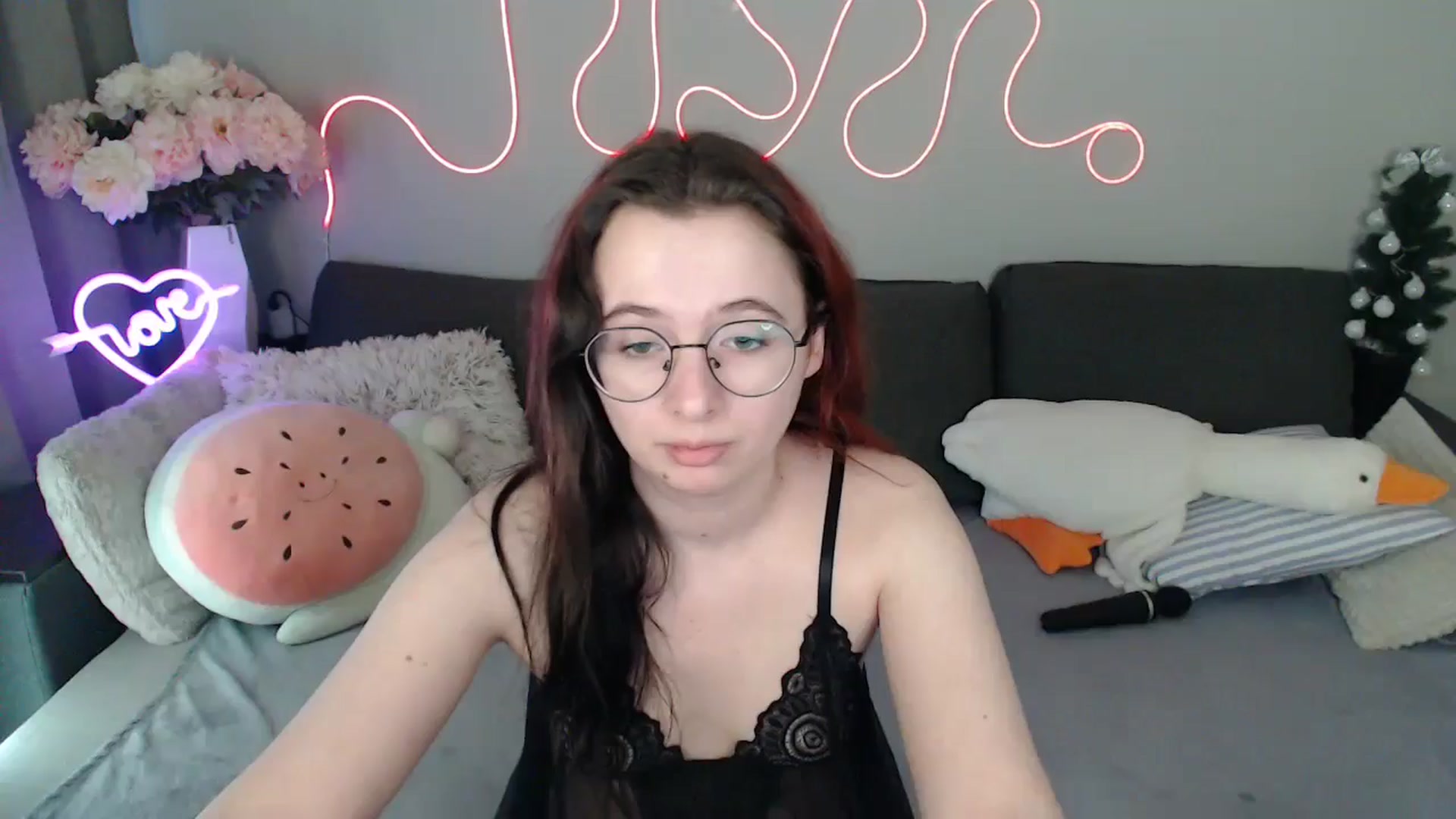 Gallery image thumbnail from Mini_Diva's myfreecams stream on, 04/08/2026, 11:57 image 1 of 20