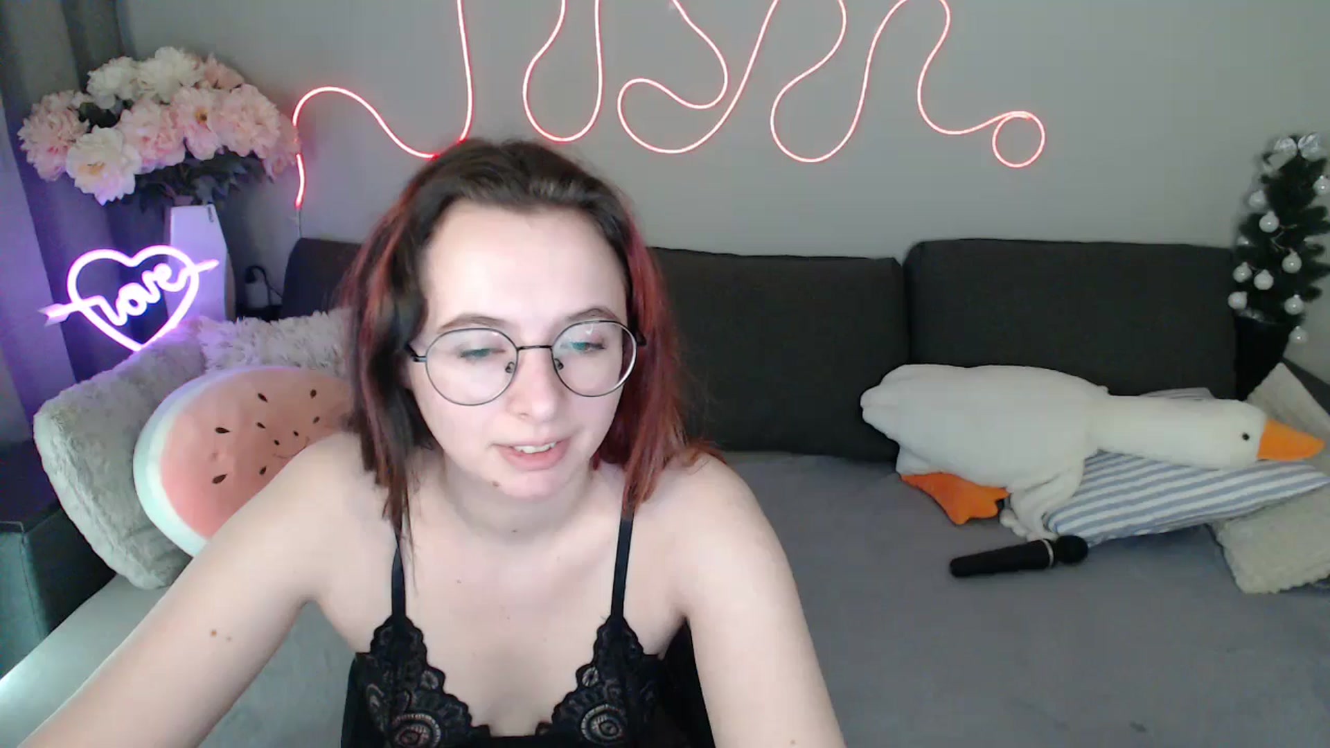 Gallery image thumbnail from Mini_Diva's myfreecams stream on, 04/08/2026, 11:57 image 10 of 20