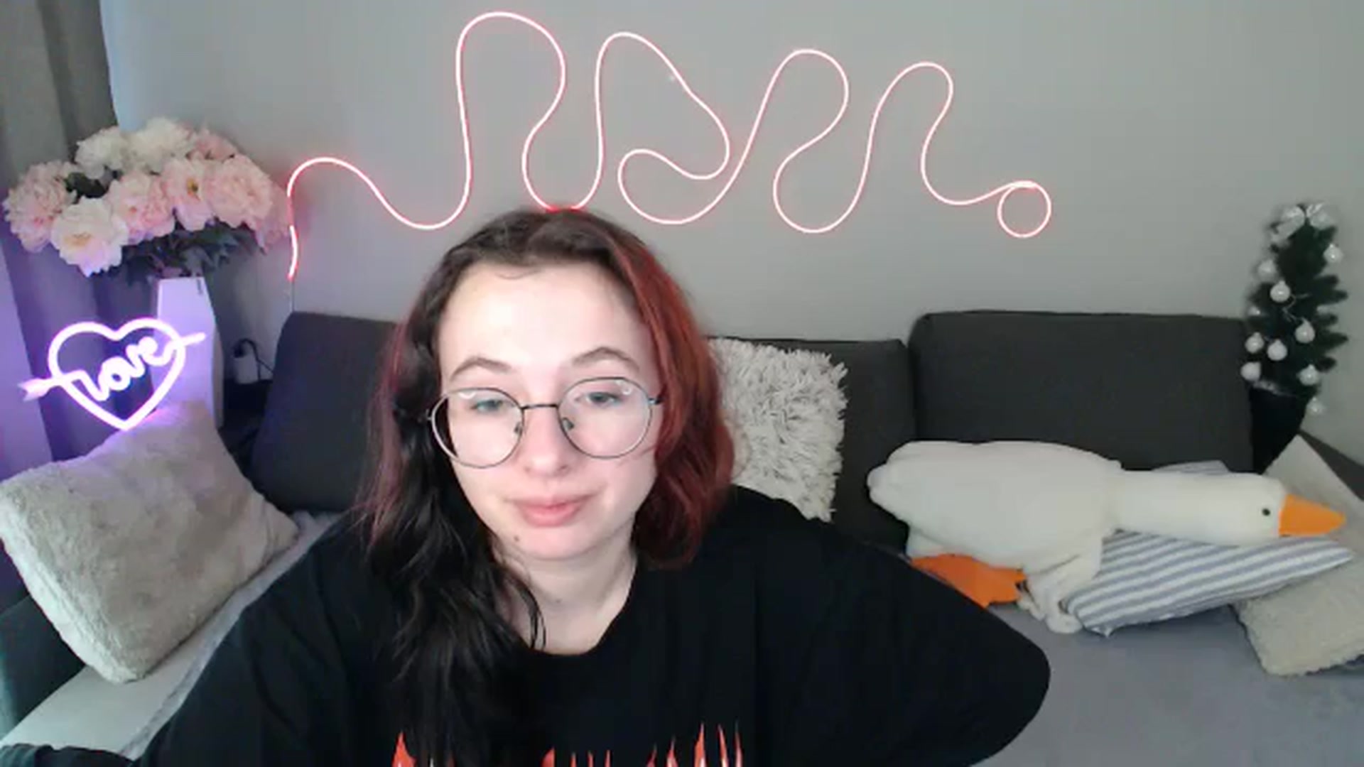 Gallery image thumbnail from Mini_Diva's myfreecams stream on, 04/10/2026, 10:42 image 6 of 20