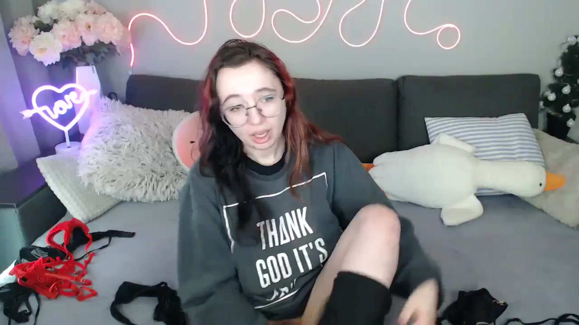 Gallery image thumbnail from Mini_Diva's myfreecams stream on, 04/12/2026, 09:04 image 2 of 20