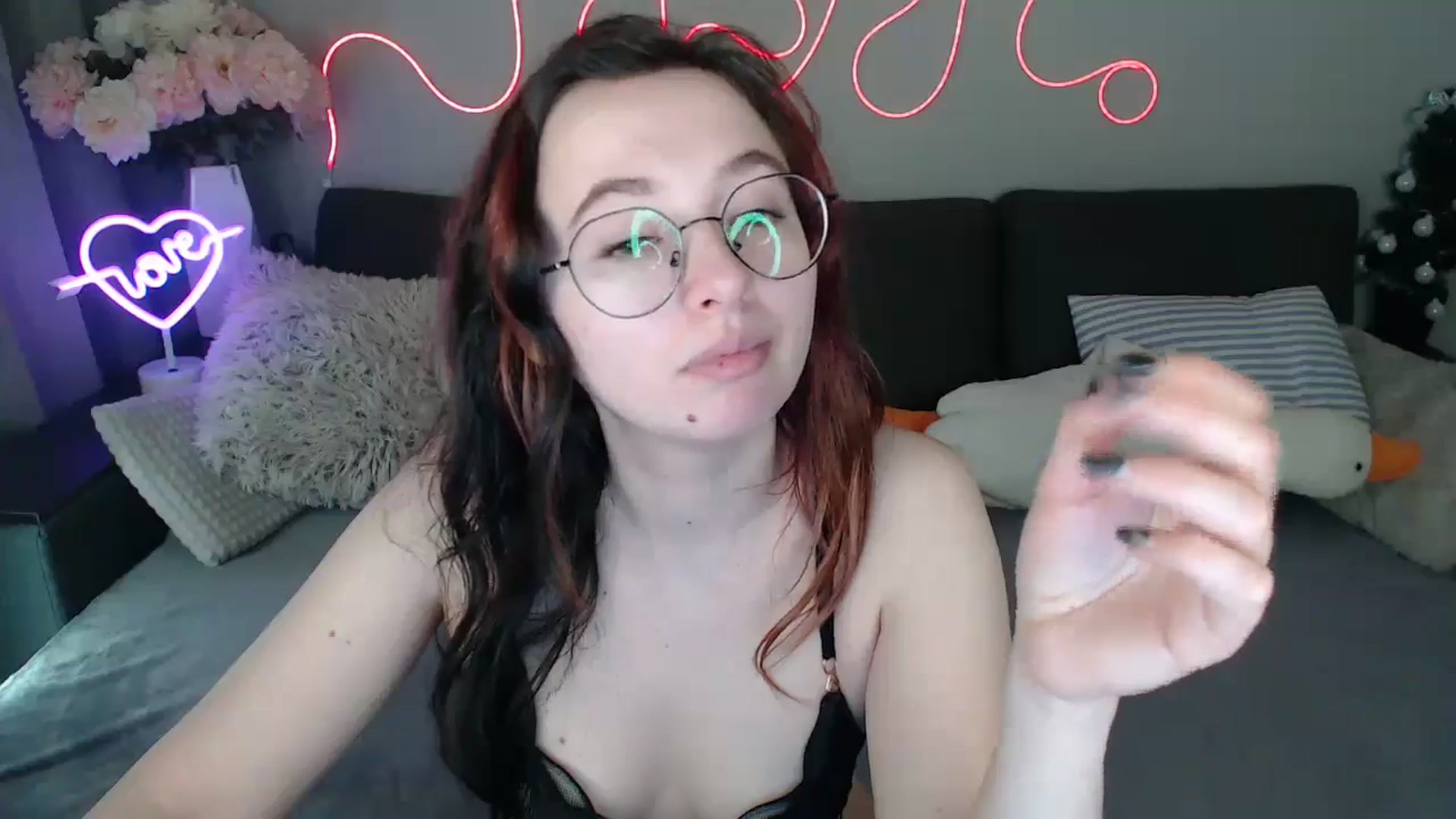 Gallery image thumbnail from Mini_Diva's myfreecams stream on, 04/12/2026, 09:04 image 15 of 20