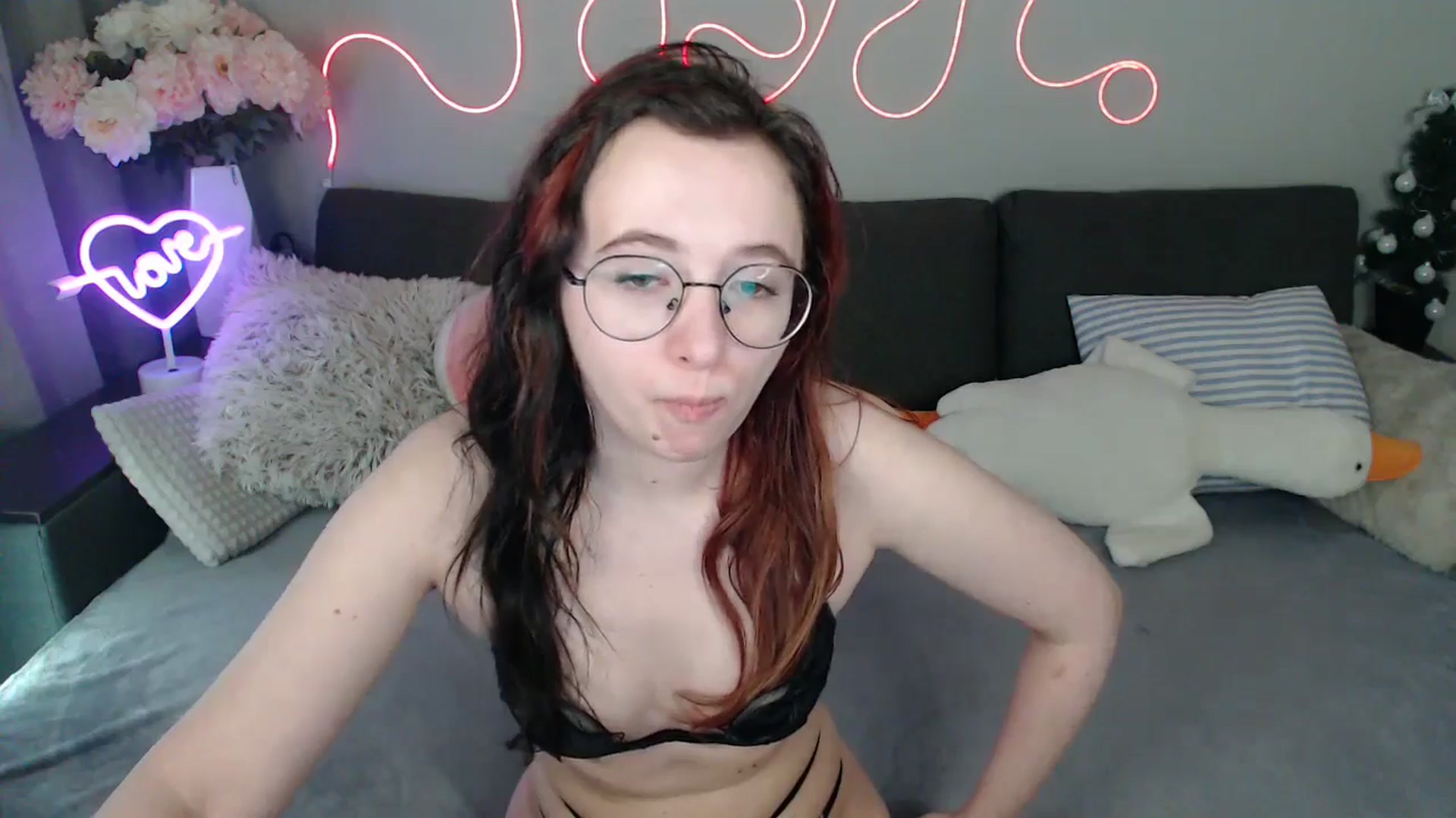 Gallery image thumbnail from Mini_Diva's myfreecams stream on, 04/12/2026, 09:04 image 11 of 20
