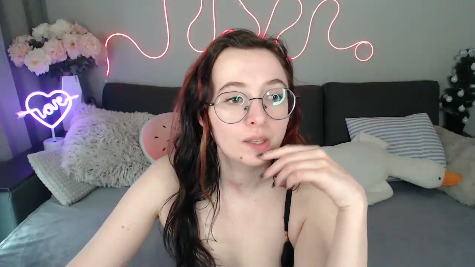 Gallery image thumbnail from Mini_Diva's myfreecams stream on, 04/12/2026, 12:38 image 4 of 20