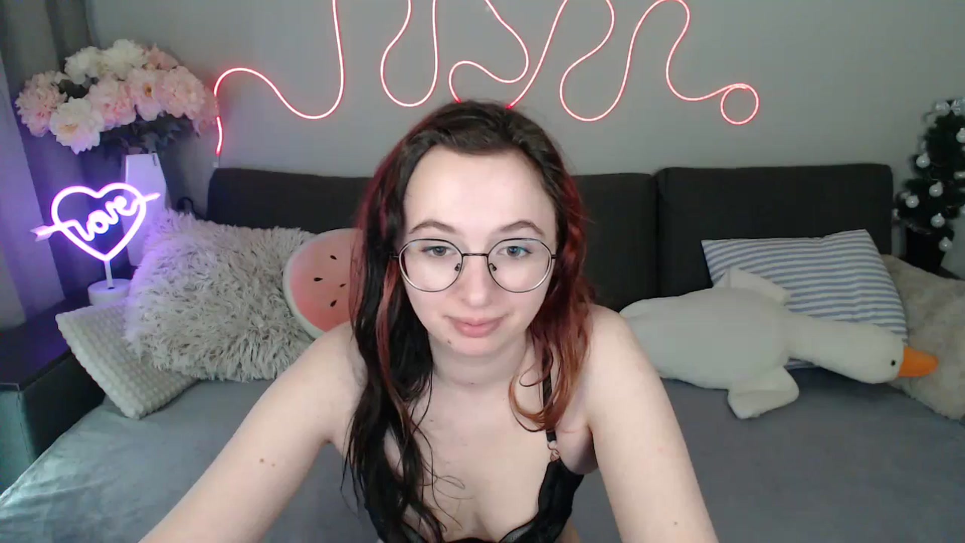 Gallery image thumbnail from Mini_Diva's myfreecams stream on, 04/12/2026, 12:38 image 9 of 20