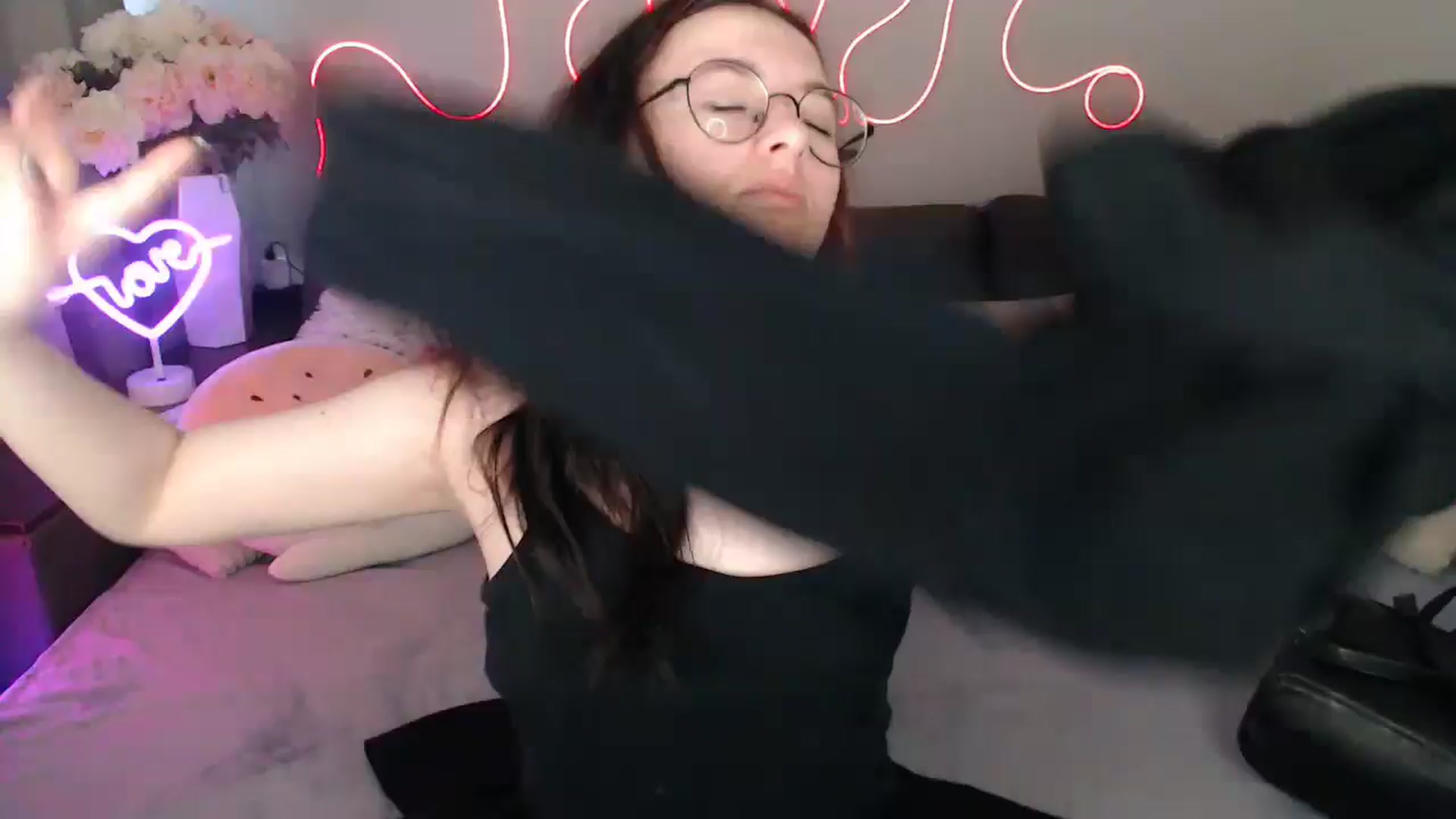 Gallery image thumbnail from Mini_Diva's myfreecams stream on, 04/13/2026, 08:32 image 2 of 20