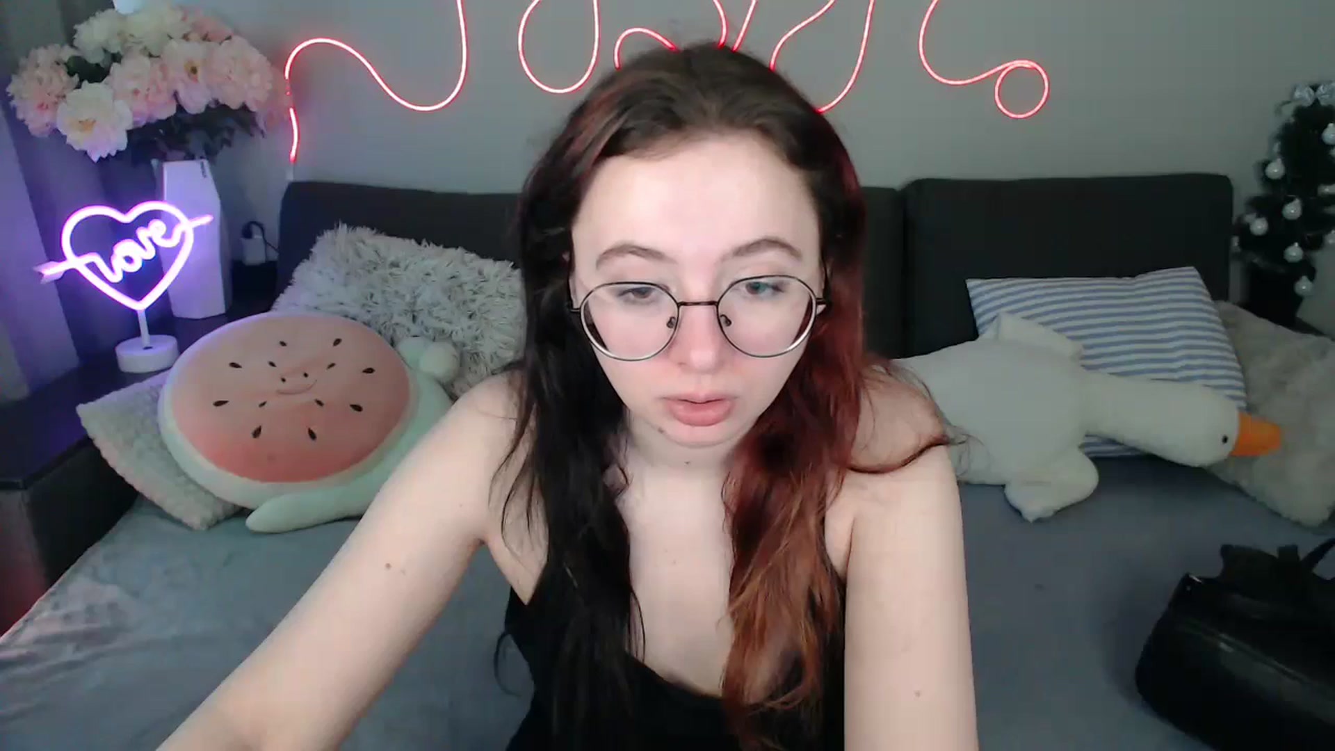 Gallery image thumbnail from Mini_Diva's myfreecams stream on, 04/13/2026, 08:32 image 12 of 20