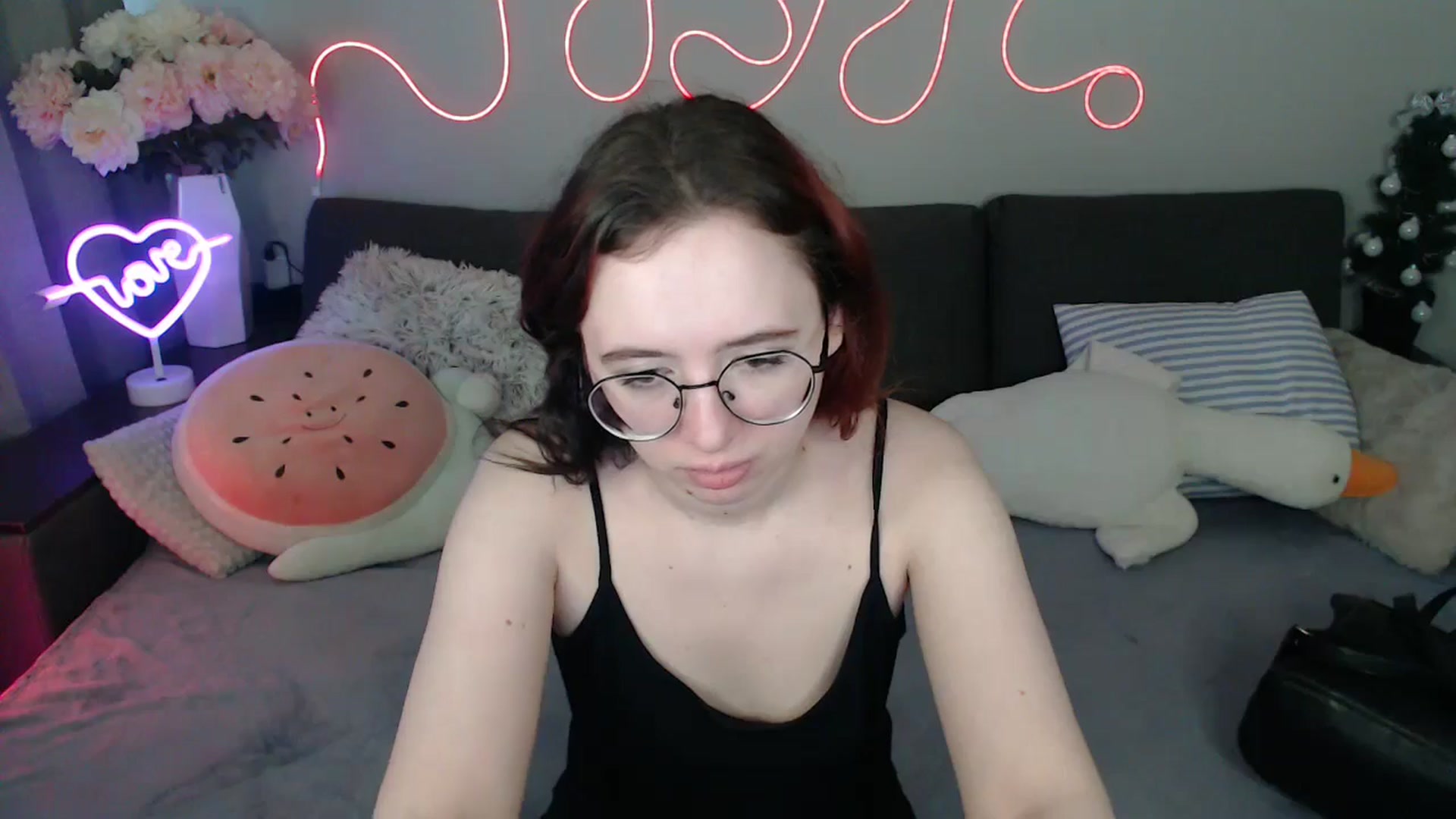 Gallery image thumbnail from Mini_Diva's myfreecams stream on, 04/13/2026, 08:32 image 19 of 20