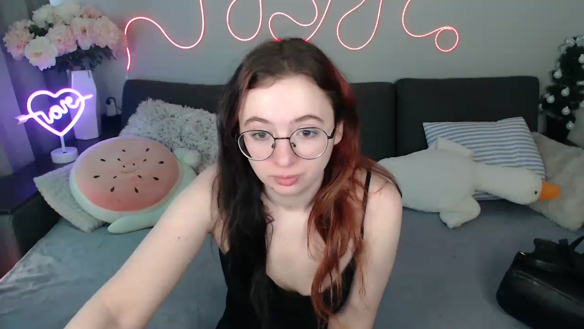 Gallery image thumbnail from Mini_Diva's myfreecams stream on, 04/13/2026, 08:32 image 9 of 20