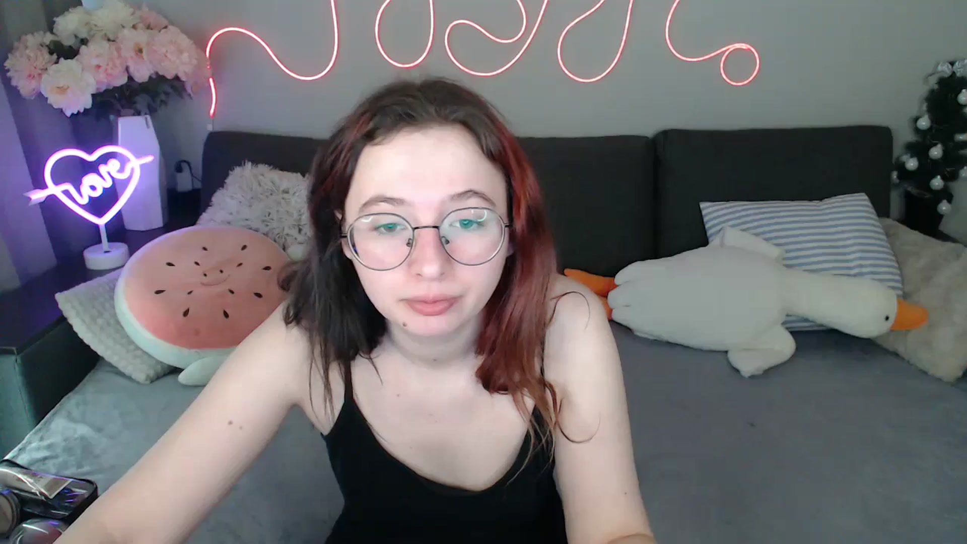 Gallery image thumbnail from Mini_Diva's myfreecams stream on, 04/13/2026, 10:25 image 4 of 20