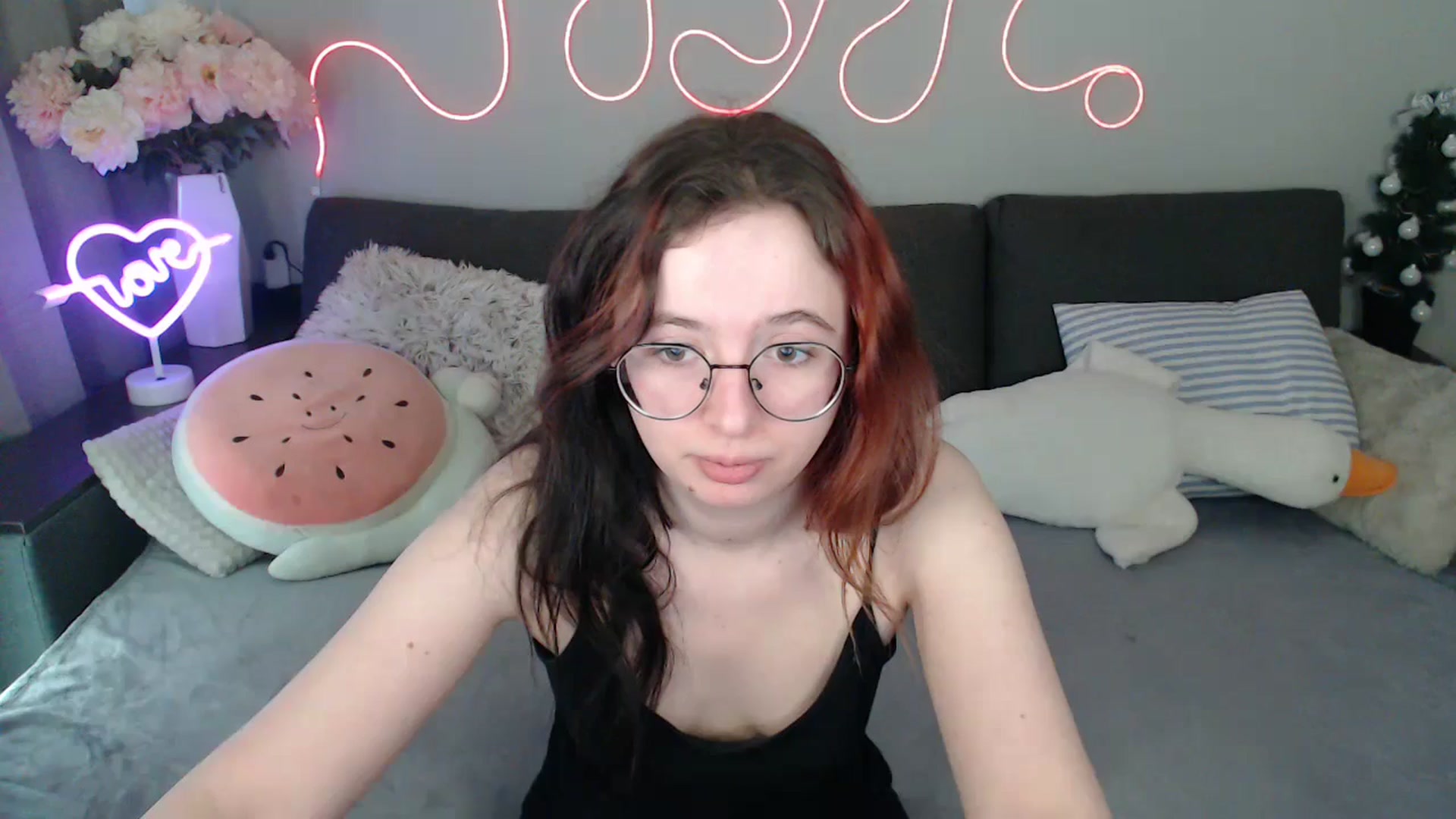Gallery image thumbnail from Mini_Diva's myfreecams stream on, 04/13/2026, 10:25 image 6 of 20