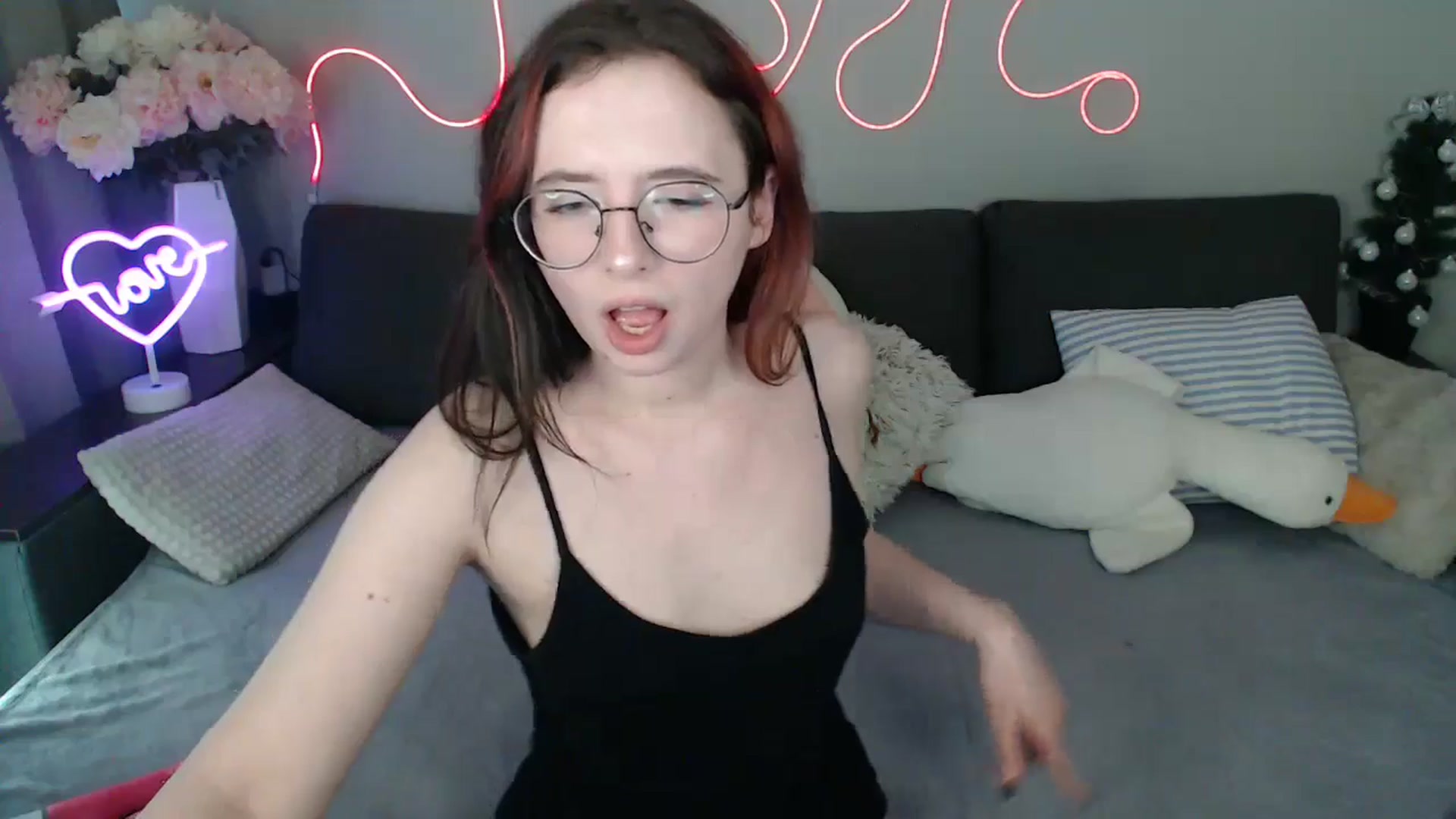 Gallery image thumbnail from Mini_Diva's myfreecams stream on, 04/13/2026, 11:06 image 18 of 20