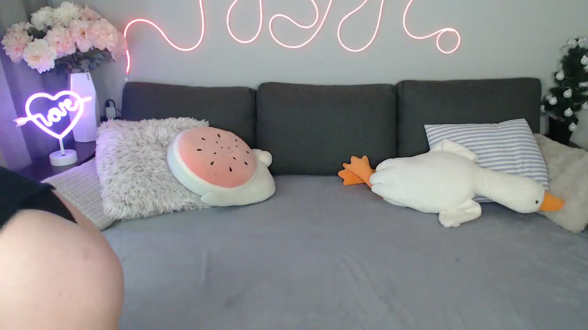 Gallery image thumbnail from Mini_Diva's myfreecams stream on, 04/13/2026, 13:59 image 18 of 20