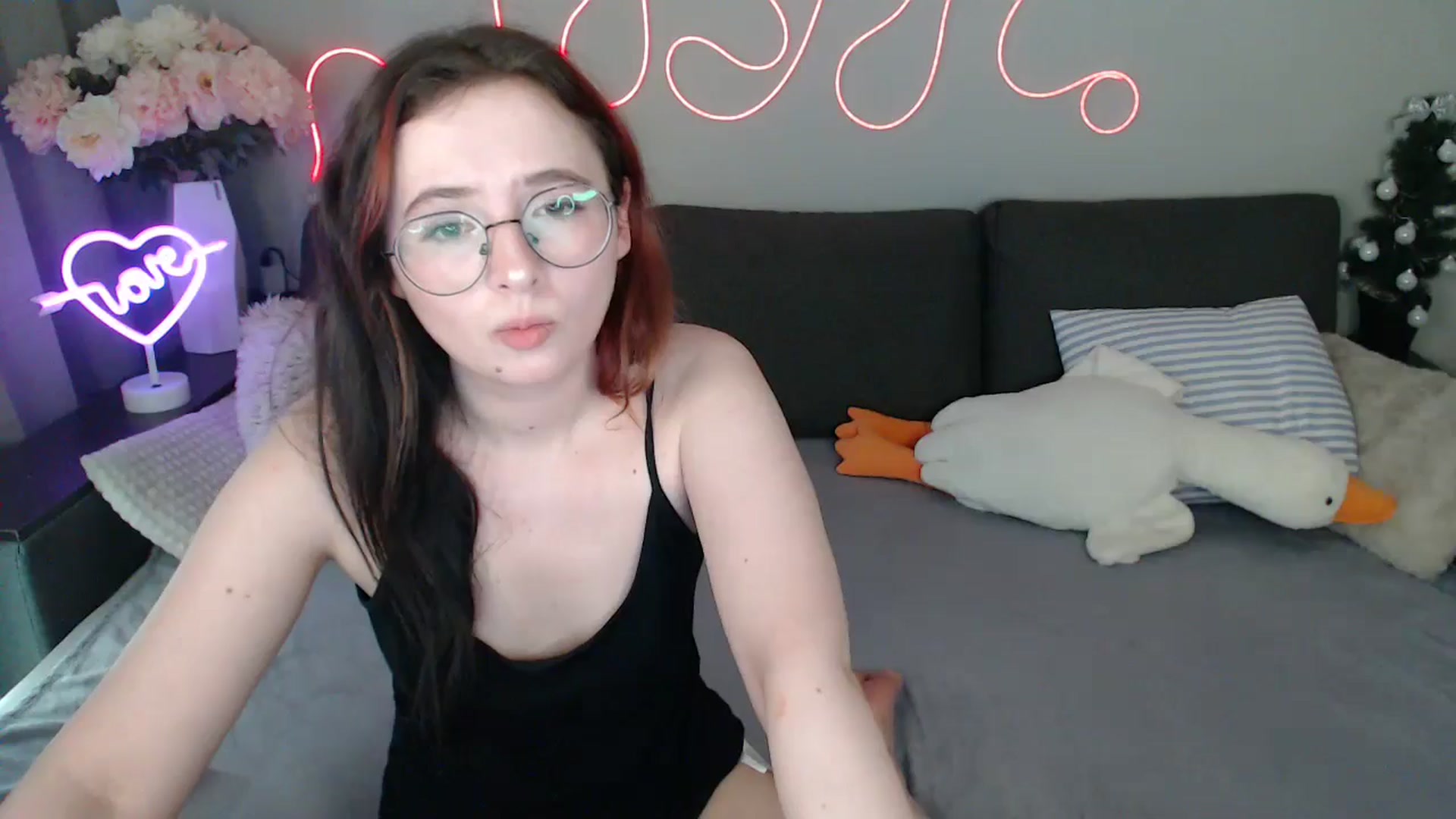 Gallery image thumbnail from Mini_Diva's myfreecams stream on, 04/13/2026, 13:59 image 7 of 20