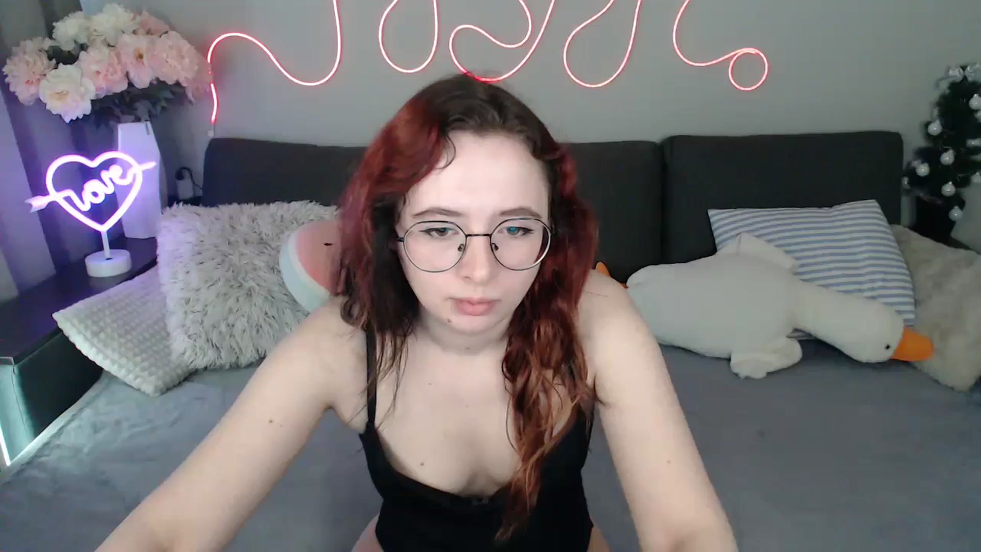 Gallery image thumbnail from Mini_Diva's myfreecams stream on, 04/14/2026, 10:59 image 2 of 20