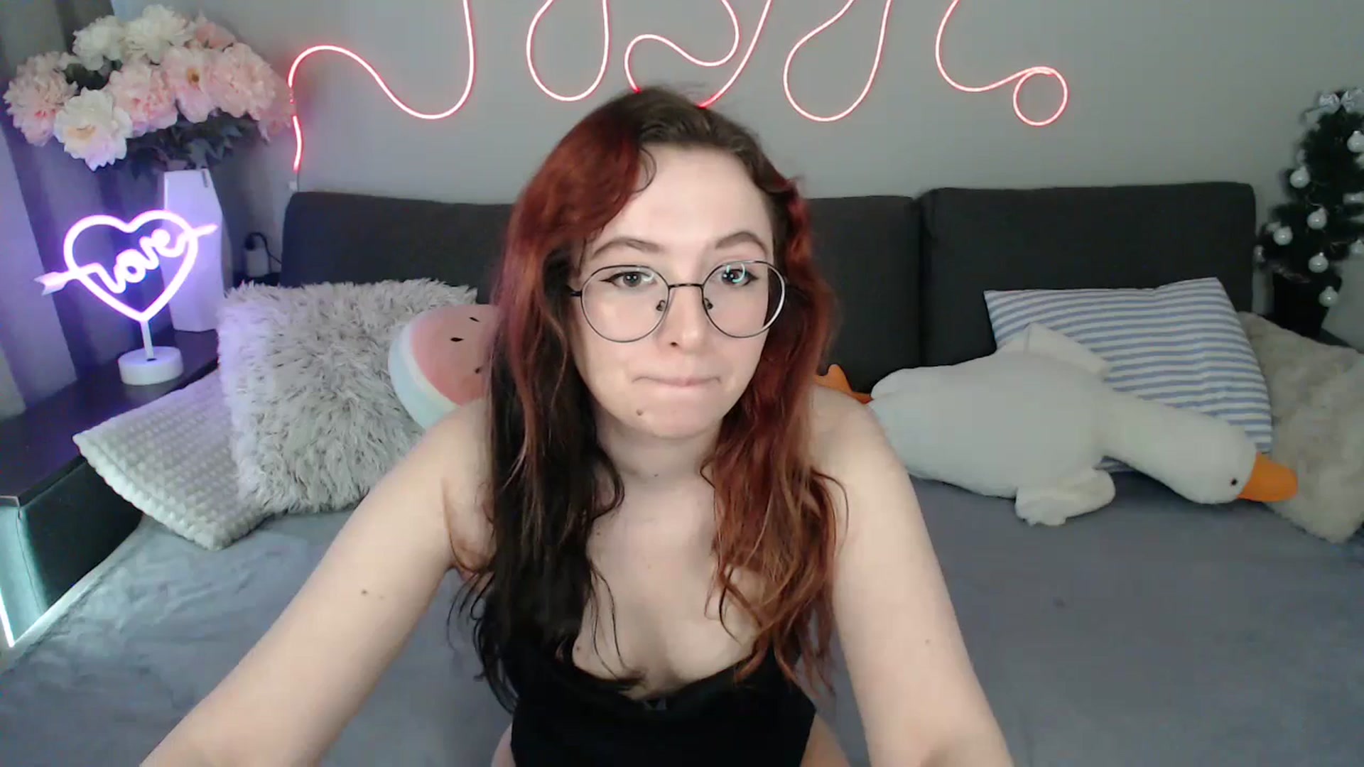 Gallery image thumbnail from Mini_Diva's myfreecams stream on, 04/14/2026, 10:59 image 18 of 20