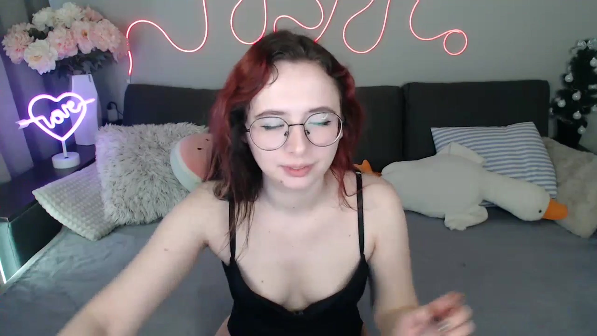 Gallery image thumbnail from Mini_Diva's myfreecams stream on, 04/14/2026, 10:59 image 5 of 20