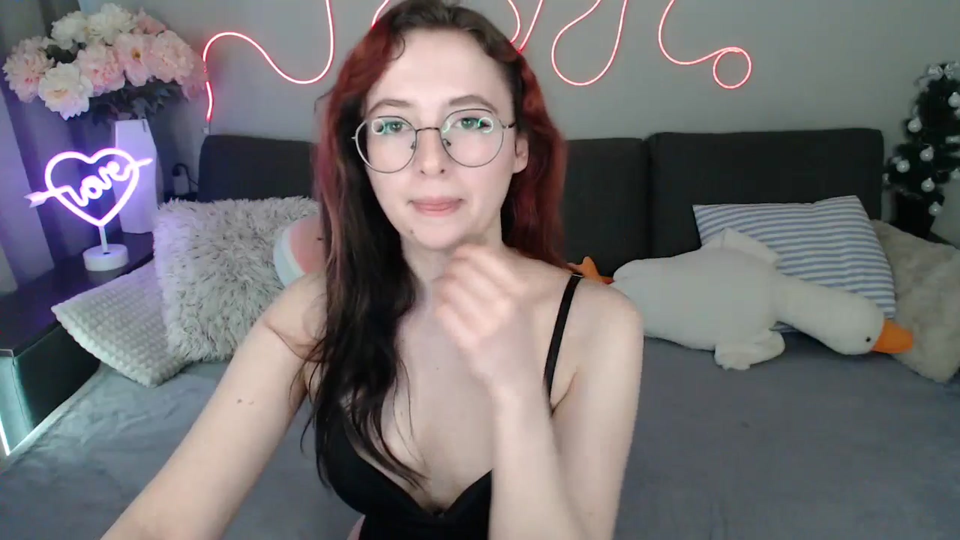 Gallery image thumbnail from Mini_Diva's myfreecams stream on, 04/14/2026, 10:59 image 20 of 20