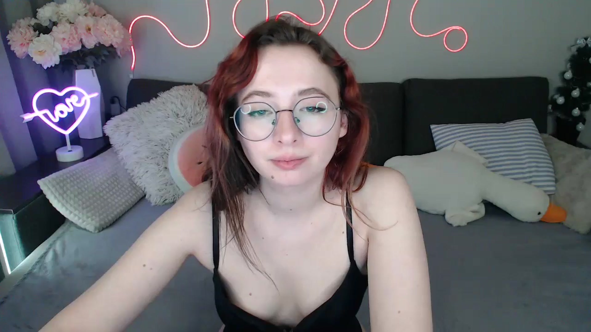 Gallery image thumbnail from Mini_Diva's myfreecams stream on, 04/14/2026, 13:51 image 19 of 20