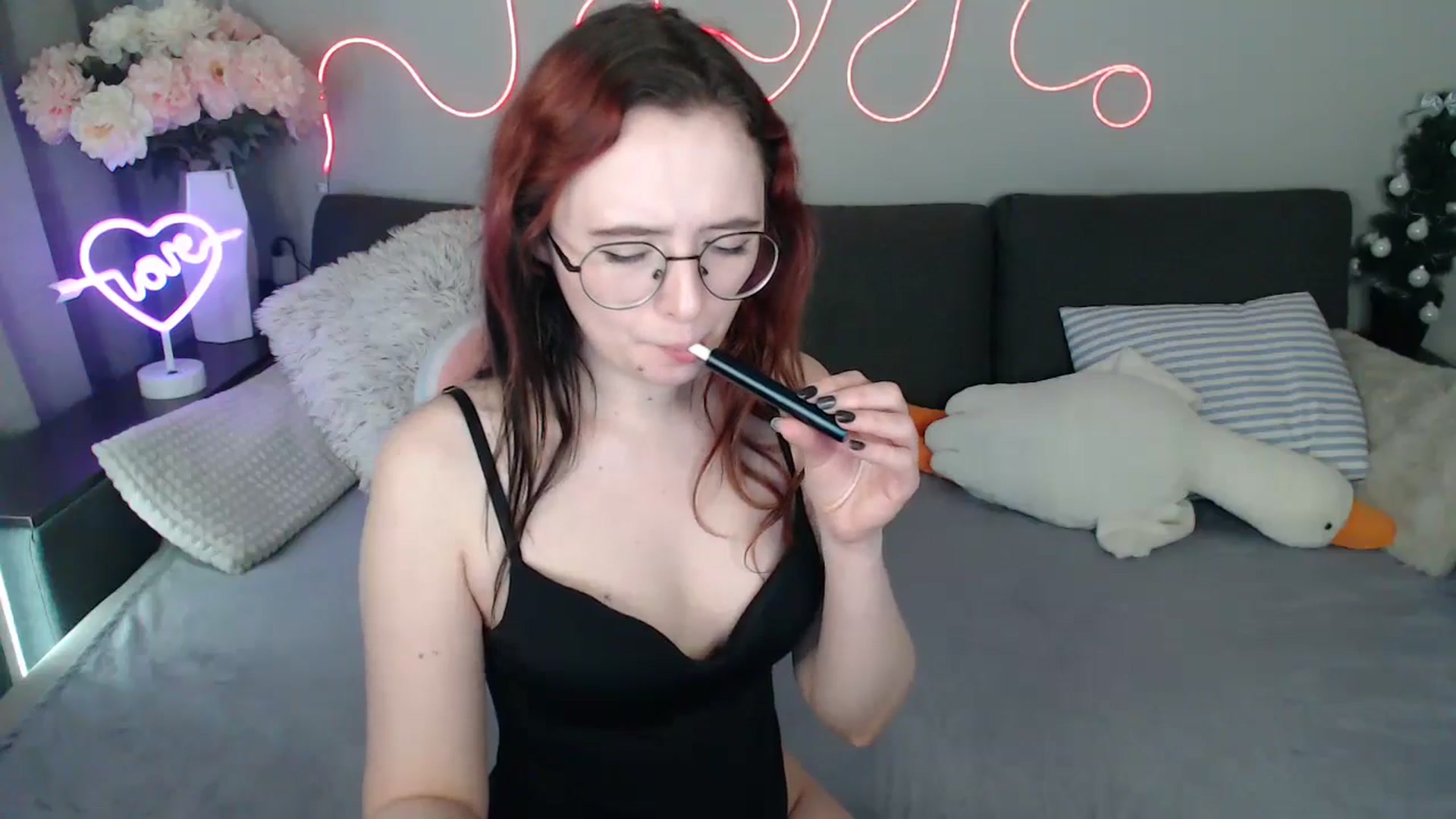 Gallery image thumbnail from Mini_Diva's myfreecams stream on, 04/14/2026, 13:51 image 12 of 20
