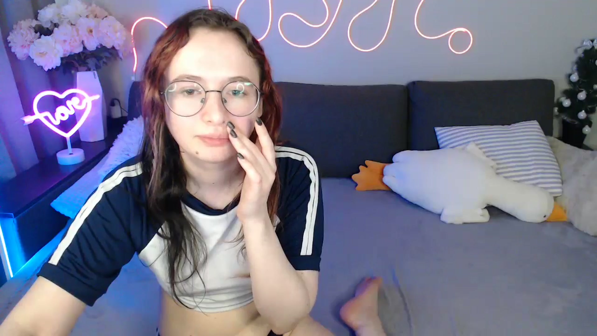 Gallery image thumbnail from Mini_Diva's myfreecams stream on, 04/17/2026, 10:57 image 8 of 20