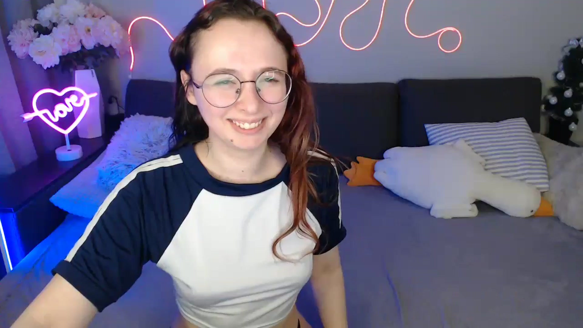 Gallery image thumbnail from Mini_Diva's myfreecams stream on, 04/17/2026, 10:57 image 13 of 20