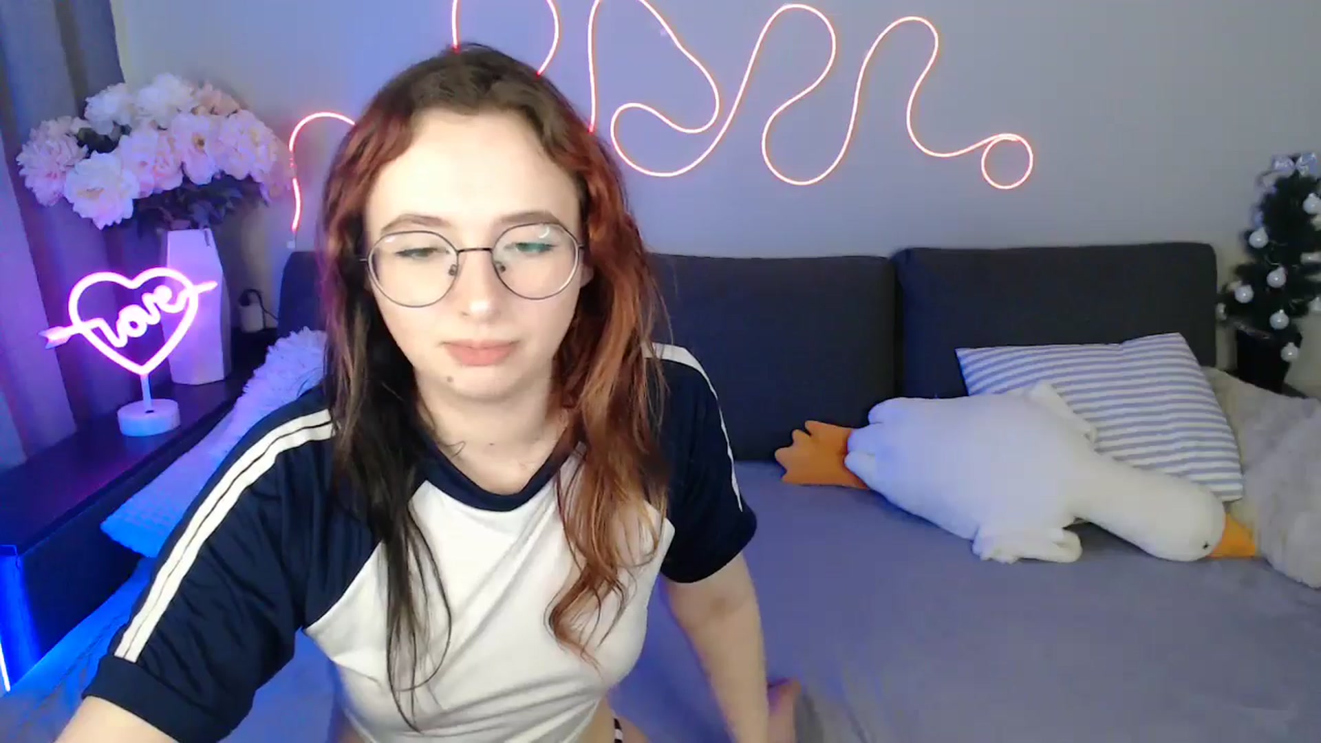 Gallery image thumbnail from Mini_Diva's myfreecams stream on, 04/17/2026, 11:47 image 4 of 20