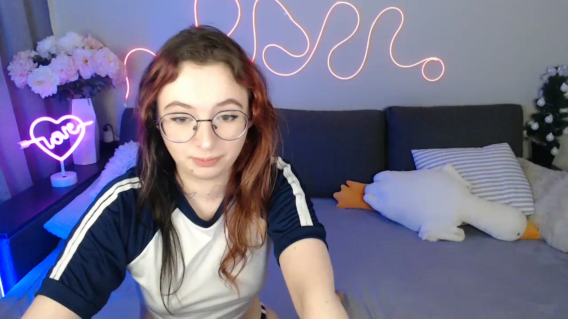 Gallery image thumbnail from Mini_Diva's myfreecams stream on, 04/17/2026, 11:47 image 3 of 20
