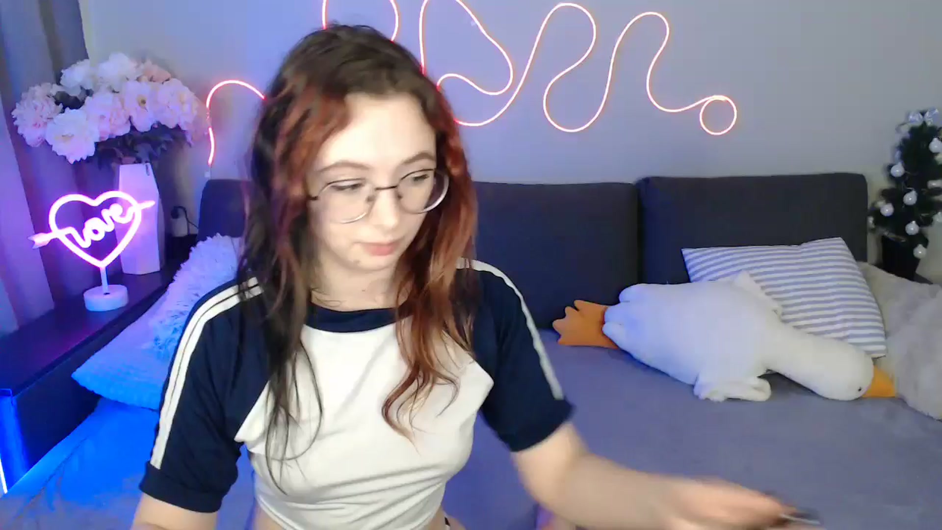 Gallery image thumbnail from Mini_Diva's myfreecams stream on, 04/17/2026, 11:47 image 6 of 20