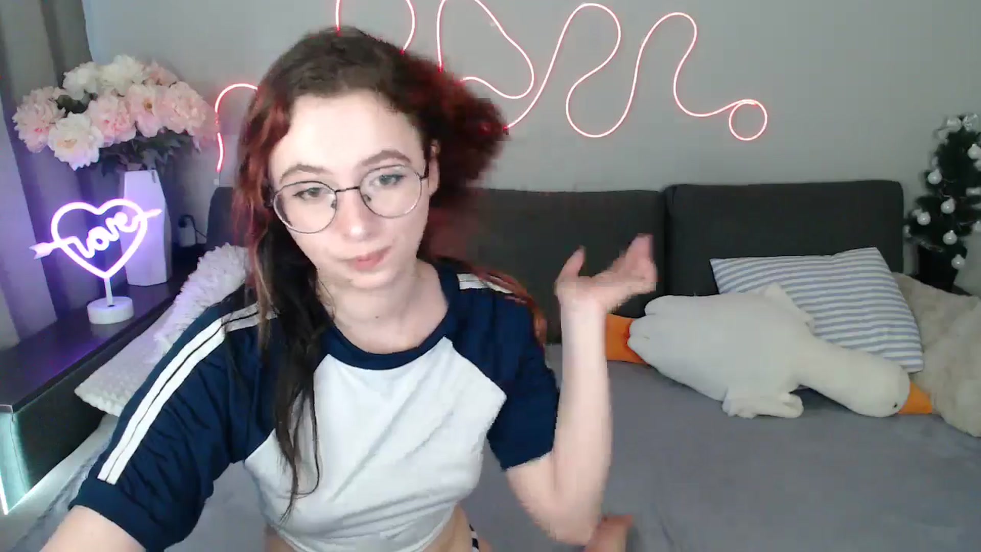 Gallery image thumbnail from Mini_Diva's myfreecams stream on, 04/17/2026, 12:29 image 4 of 20