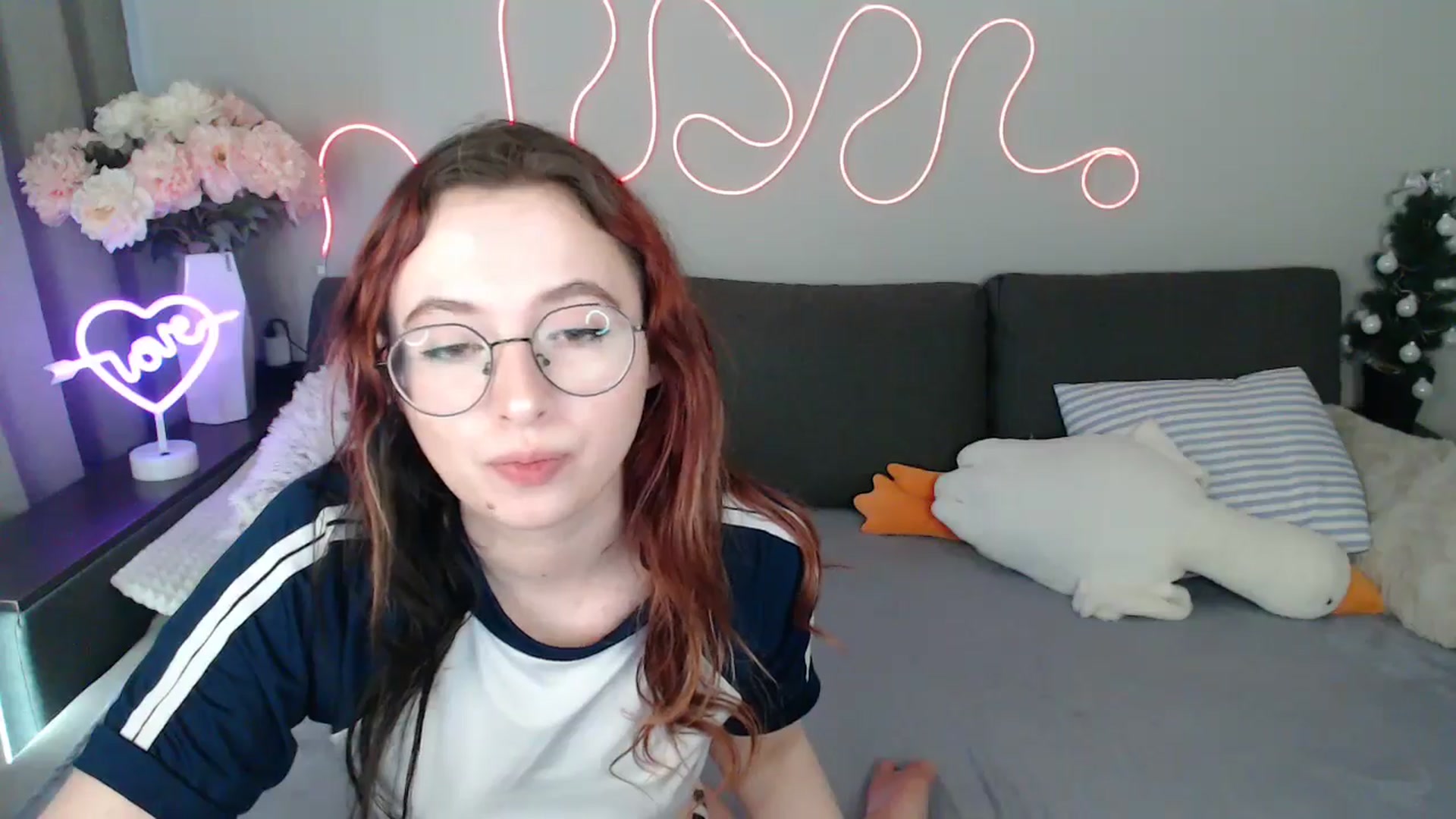 Gallery image thumbnail from Mini_Diva's myfreecams stream on, 04/17/2026, 12:29 image 3 of 20