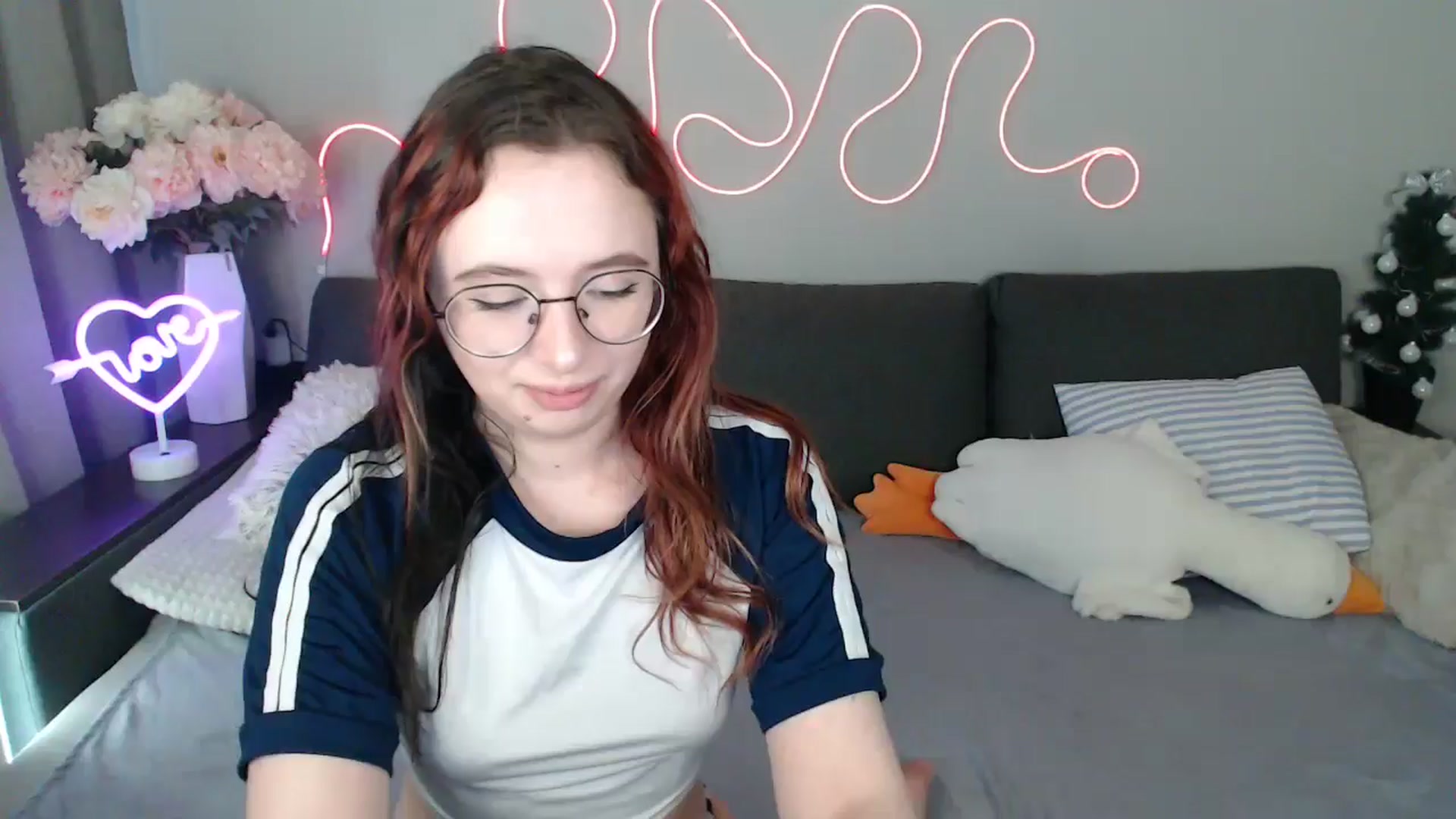 Gallery image thumbnail from Mini_Diva's myfreecams stream on, 04/17/2026, 12:29 image 2 of 20