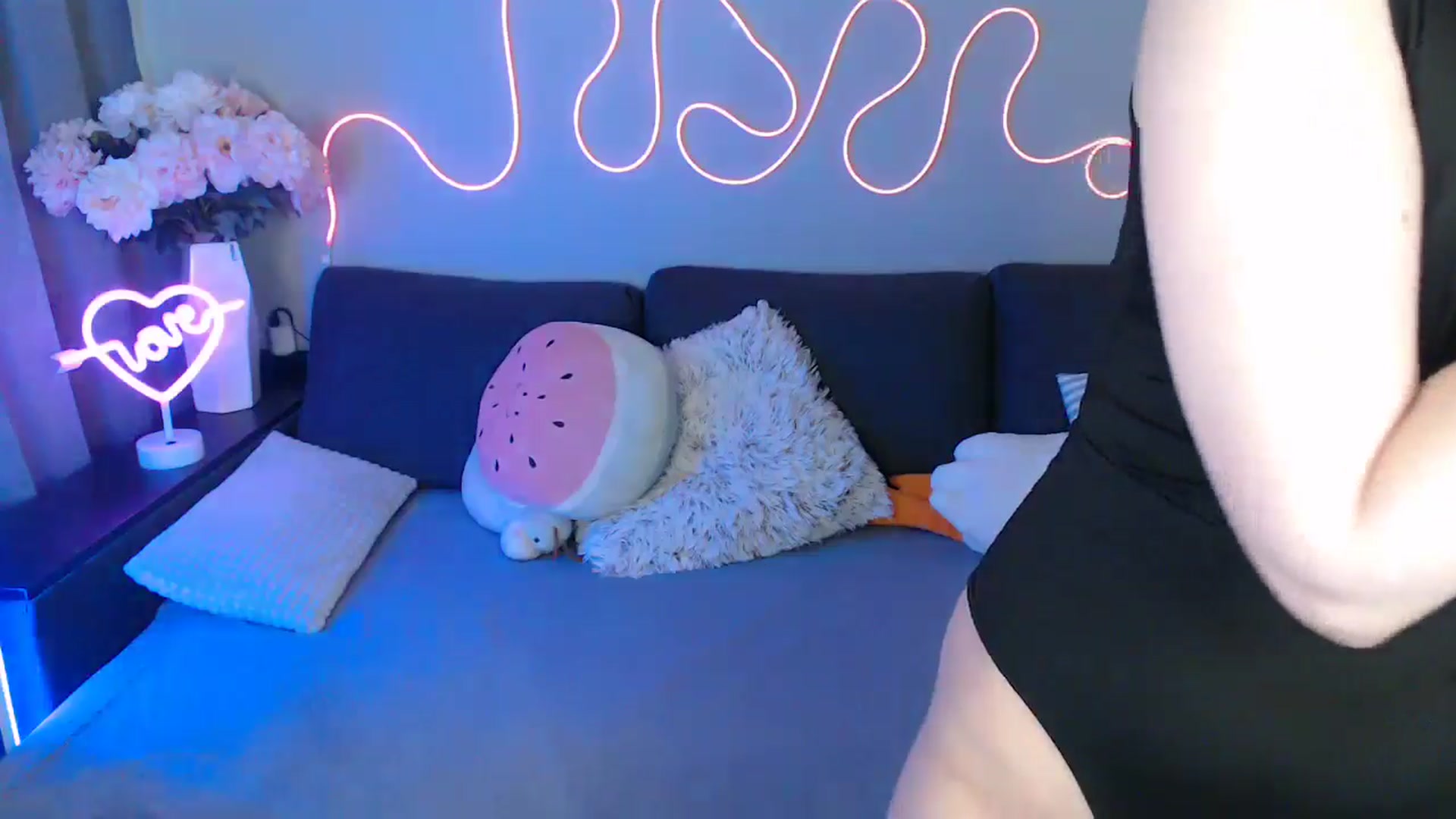 Gallery image thumbnail from Mini_Diva's myfreecams stream on, 04/18/2026, 11:19 image 10 of 20