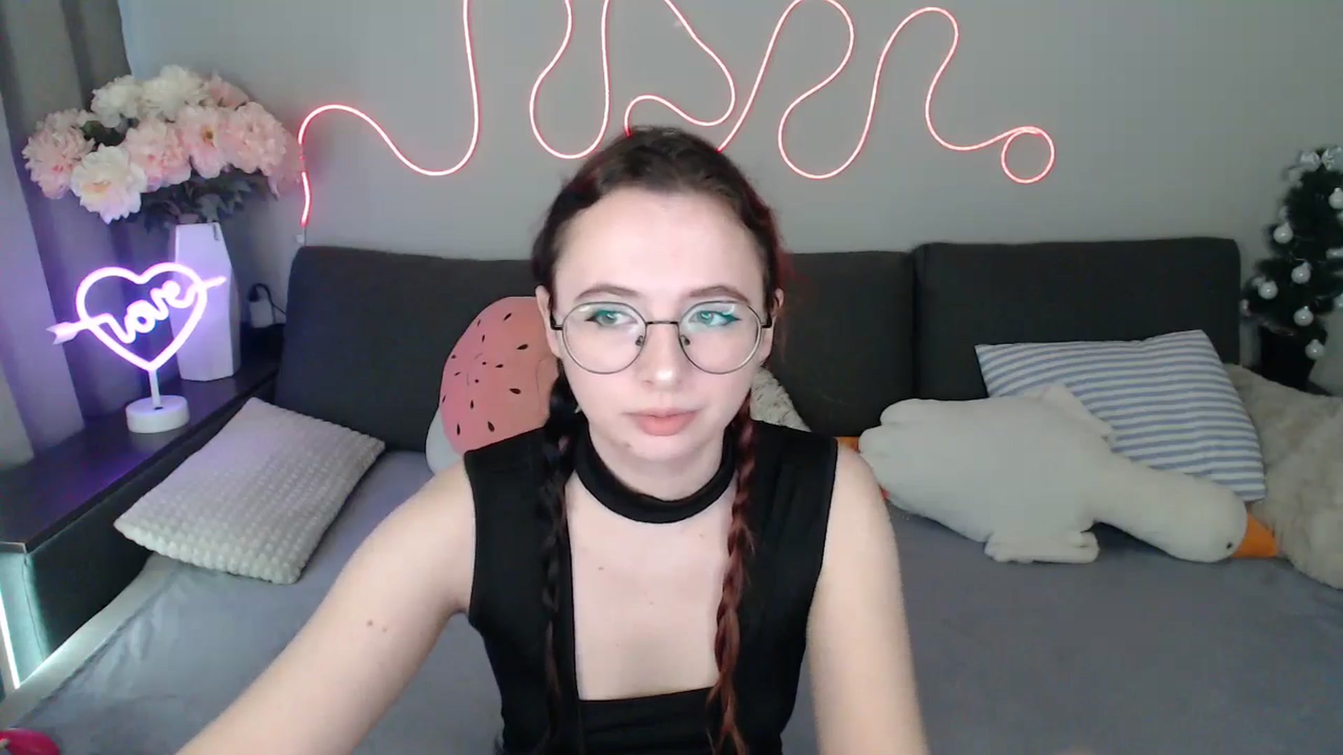 Gallery image thumbnail from Mini_Diva's myfreecams stream on, 04/18/2026, 11:19 image 19 of 20