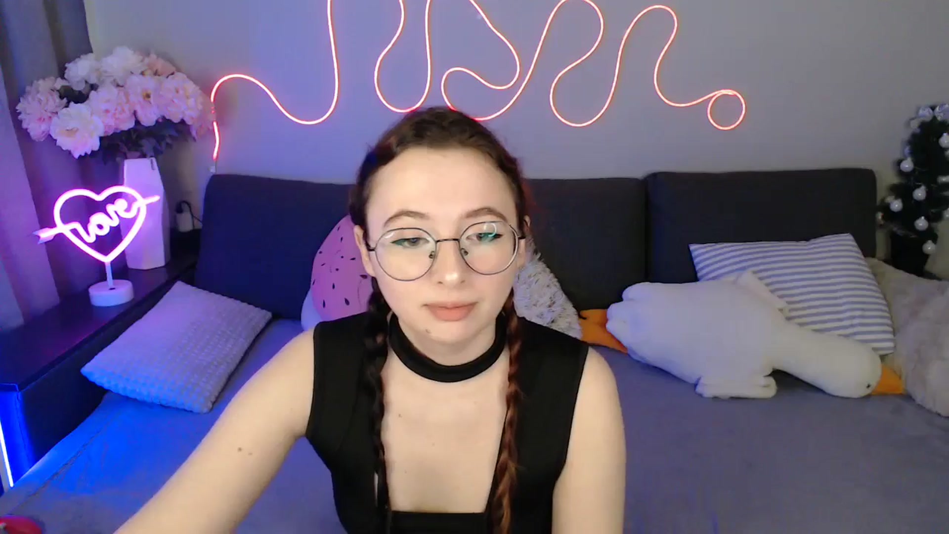 Gallery image thumbnail from Mini_Diva's myfreecams stream on, 04/18/2026, 11:19 image 16 of 20