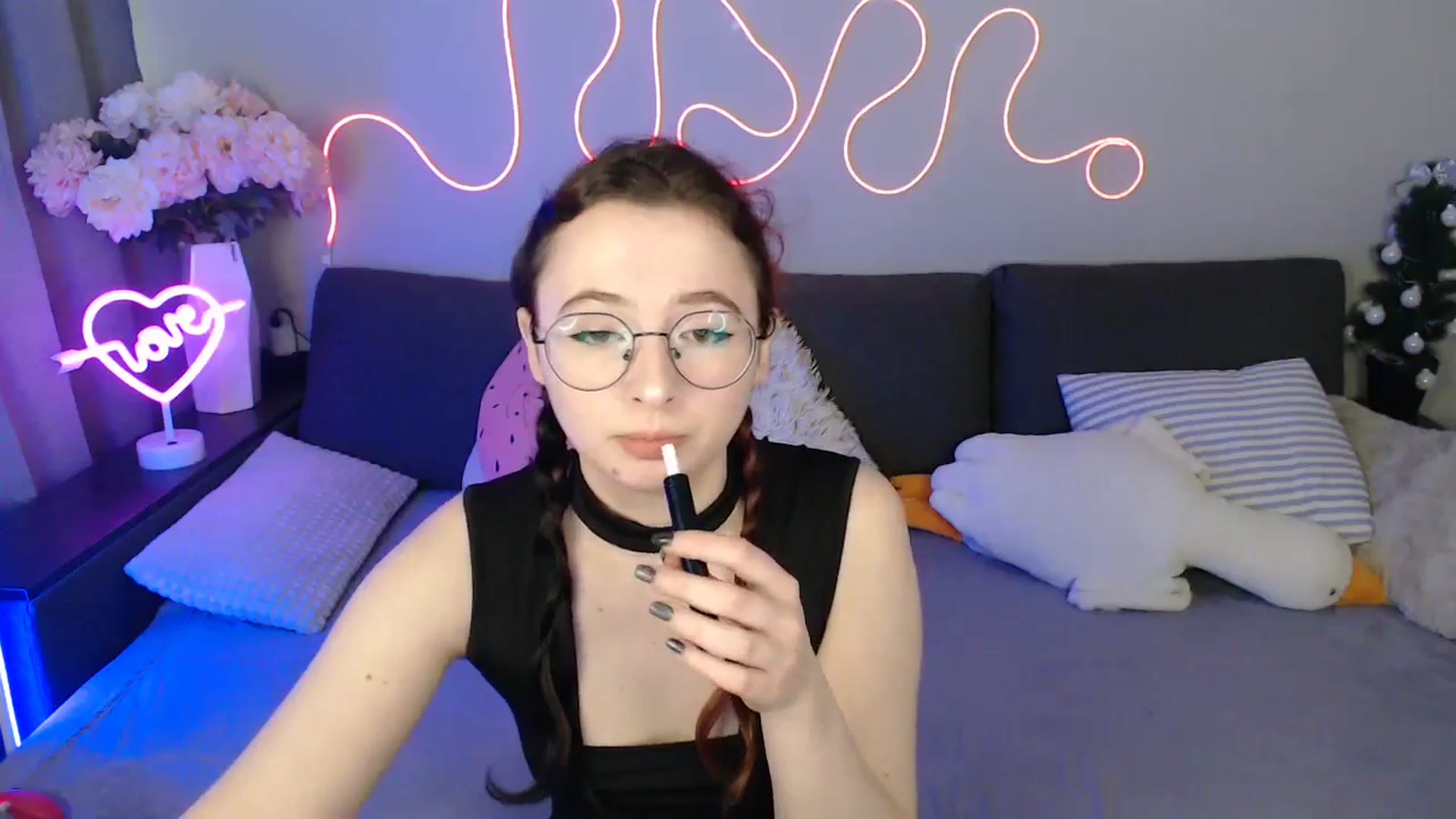 Gallery image thumbnail from Mini_Diva's myfreecams stream on, 04/18/2026, 11:19 image 13 of 20