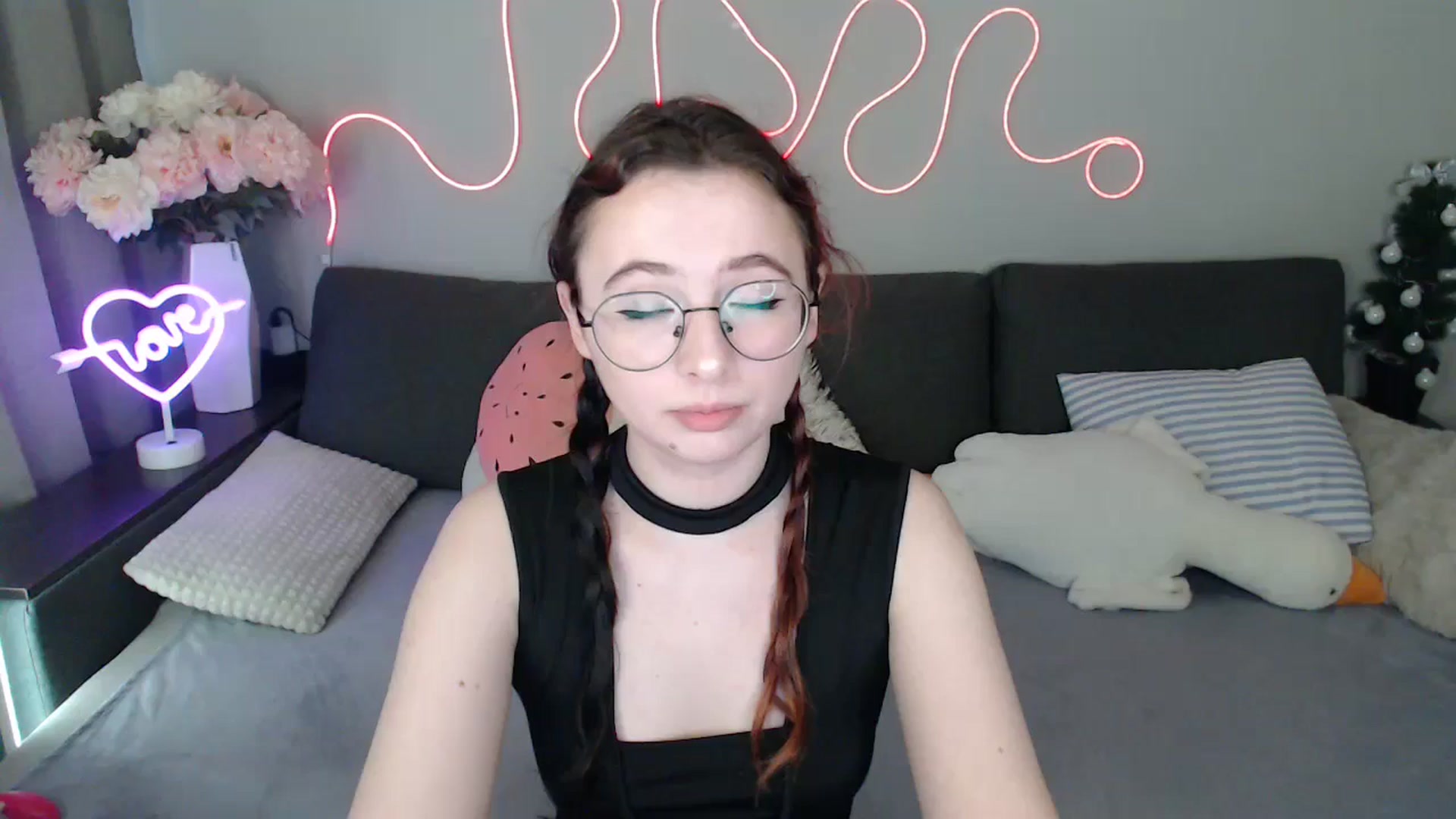 Gallery image thumbnail from Mini_Diva's myfreecams stream on, 04/18/2026, 11:38 image 8 of 20