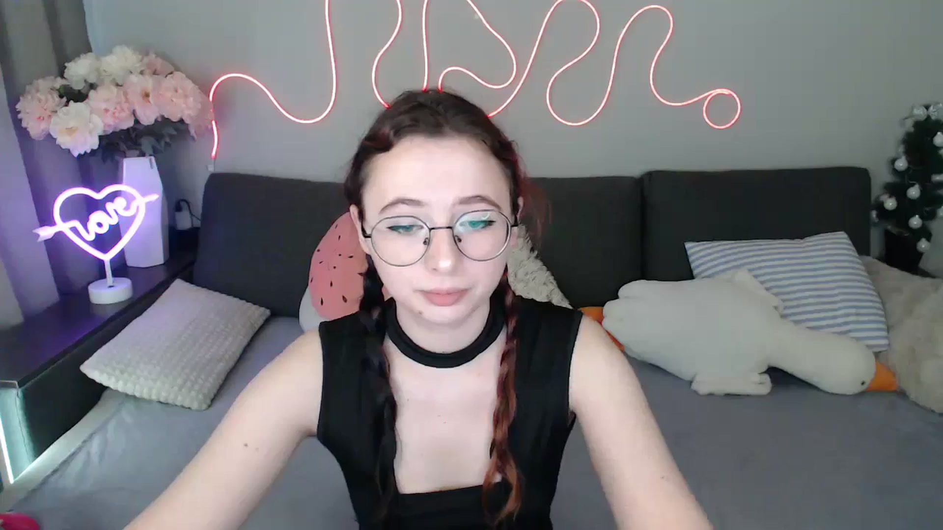 Gallery image thumbnail from Mini_Diva's myfreecams stream on, 04/18/2026, 11:38 image 6 of 20