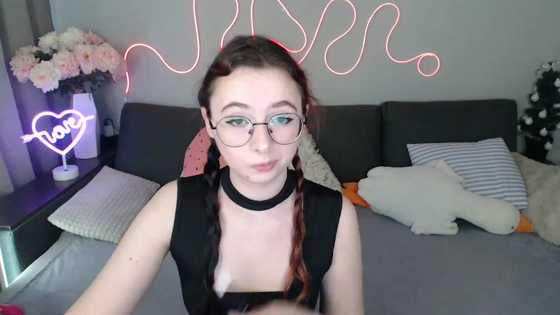 Gallery image thumbnail from Mini_Diva's myfreecams stream on, 04/18/2026, 11:38 image 4 of 20