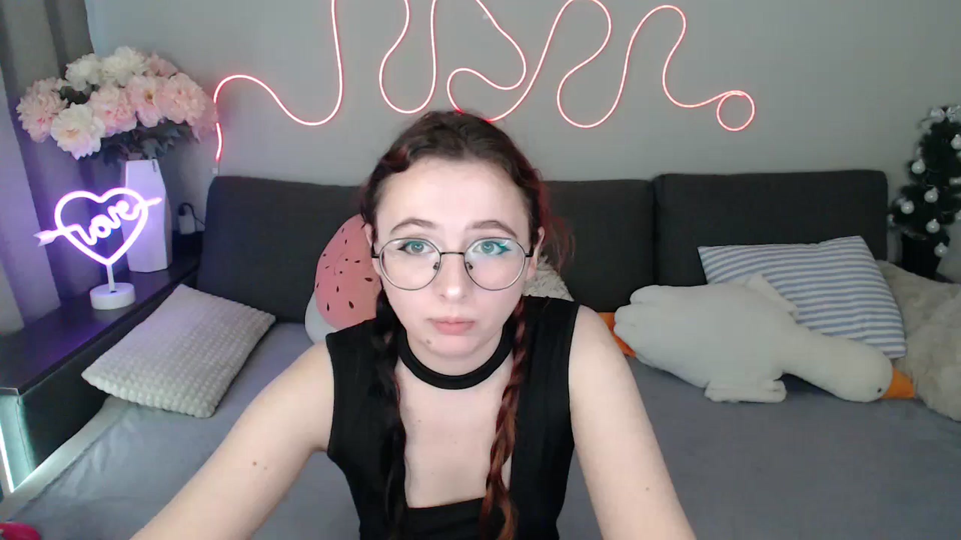 Gallery image thumbnail from Mini_Diva's myfreecams stream on, 04/18/2026, 11:38 image 7 of 20