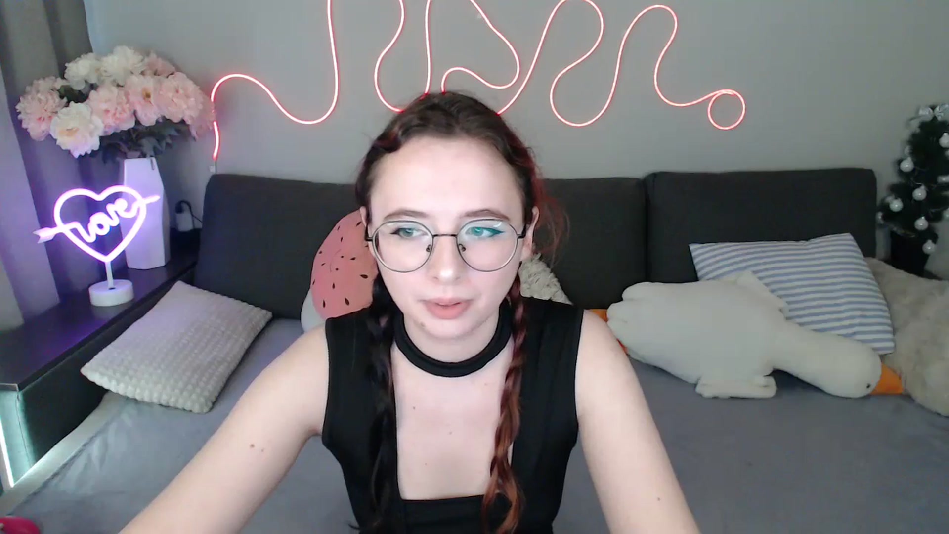 Gallery image thumbnail from Mini_Diva's myfreecams stream on, 04/18/2026, 11:38 image 9 of 20