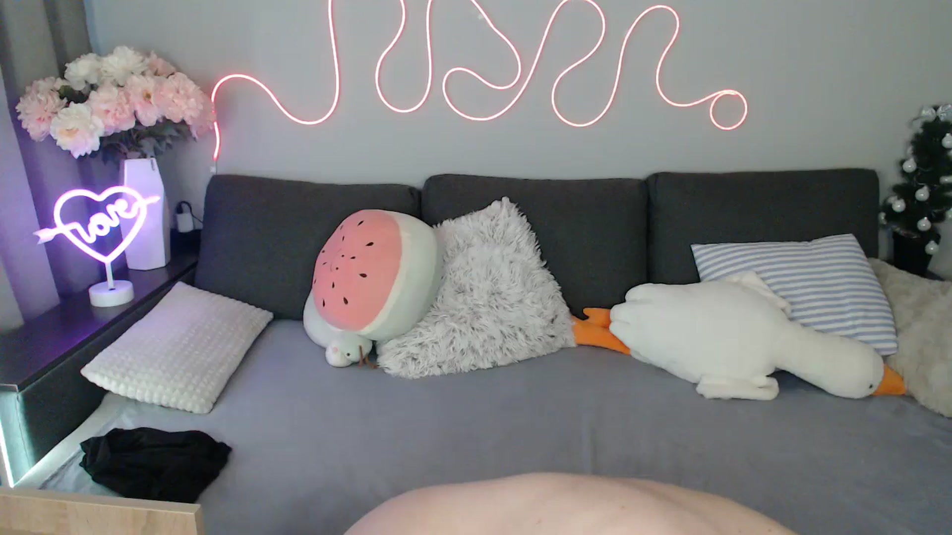 Gallery image thumbnail from Mini_Diva's myfreecams stream on, 04/18/2026, 11:38 image 18 of 20
