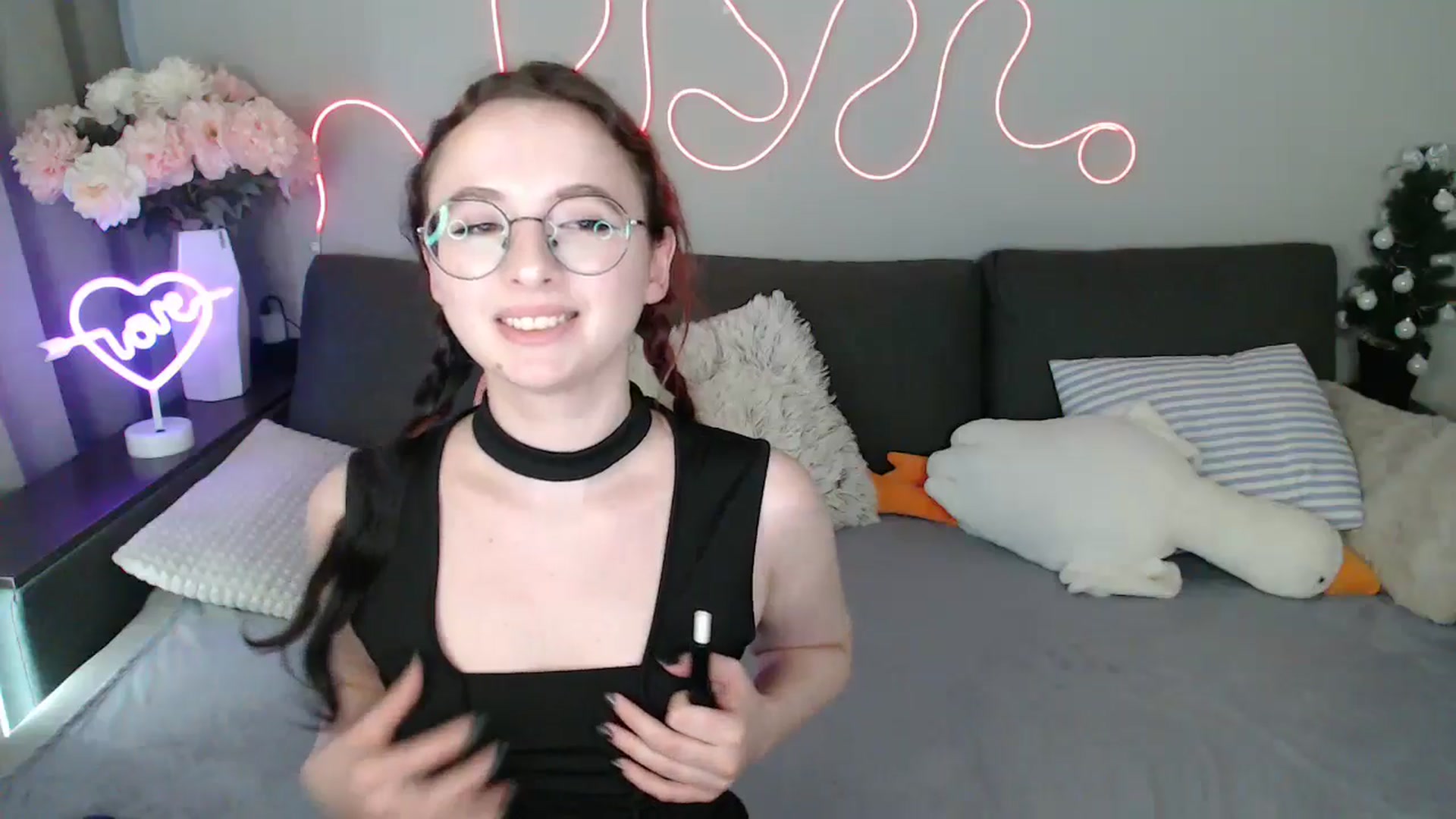 Gallery image thumbnail from Mini_Diva's myfreecams stream on, 04/18/2026, 12:45 image 20 of 20