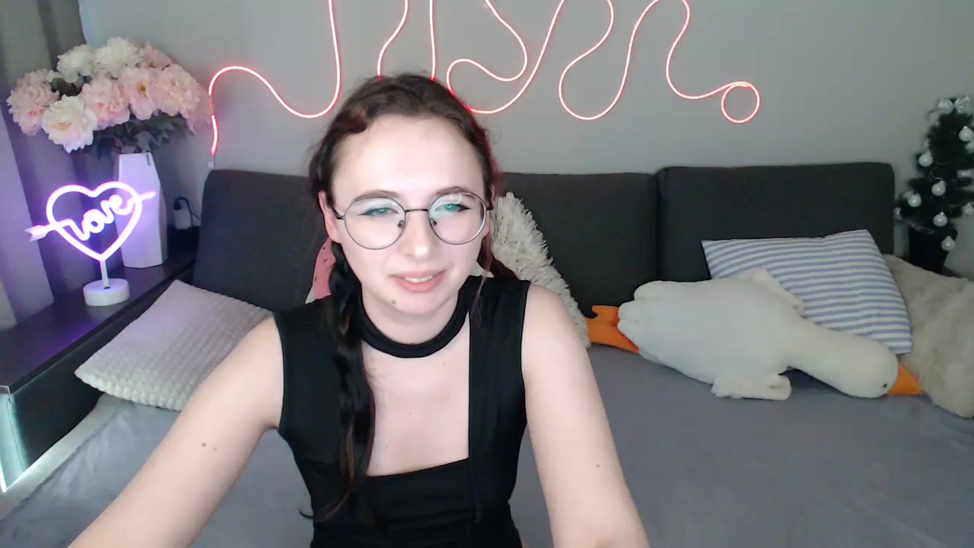 Gallery image thumbnail from Mini_Diva's myfreecams stream on, 04/18/2026, 12:45 image 3 of 20