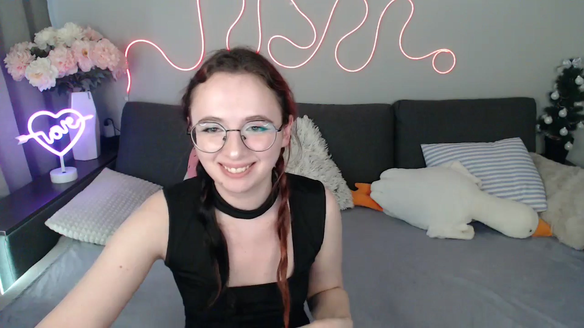Gallery image thumbnail from Mini_Diva's myfreecams stream on, 04/18/2026, 12:45 image 6 of 20