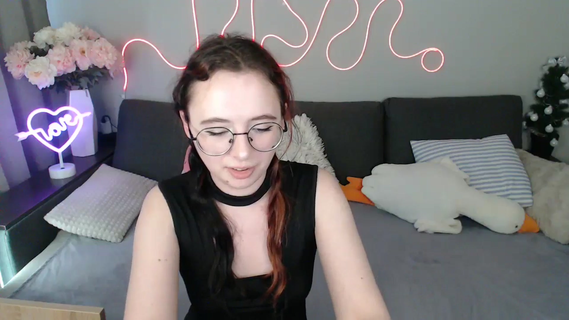 Gallery image thumbnail from Mini_Diva's myfreecams stream on, 04/18/2026, 12:45 image 12 of 20