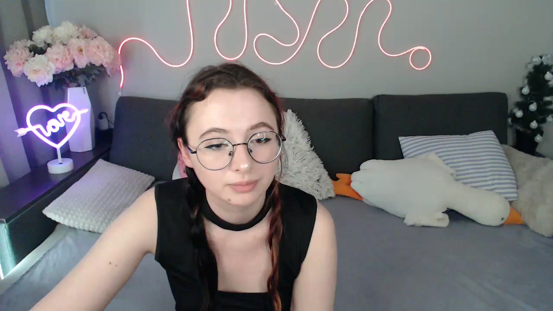 Gallery image thumbnail from Mini_Diva's myfreecams stream on, 04/18/2026, 12:45 image 5 of 20