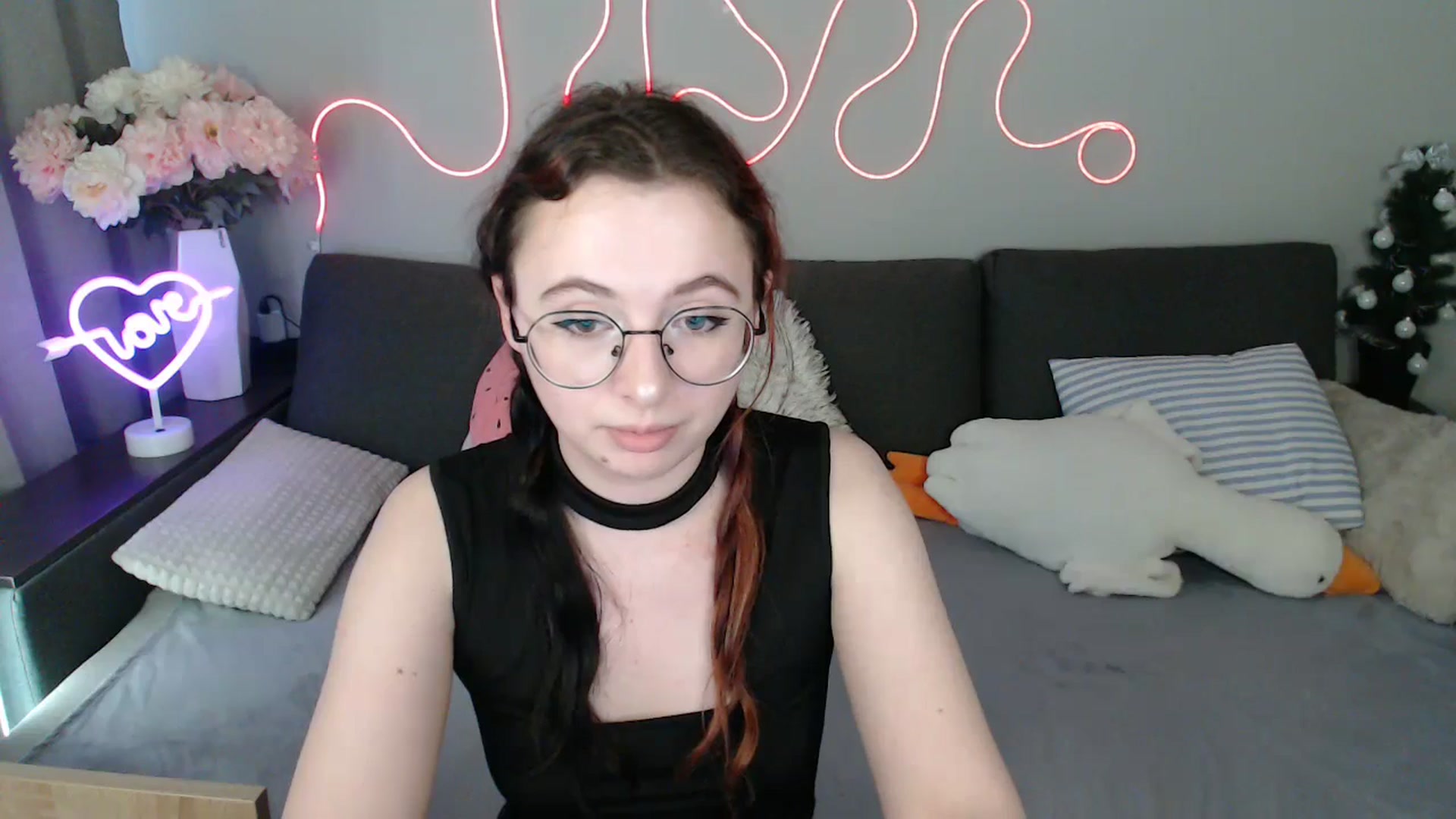 Gallery image thumbnail from Mini_Diva's myfreecams stream on, 04/18/2026, 12:45 image 17 of 20