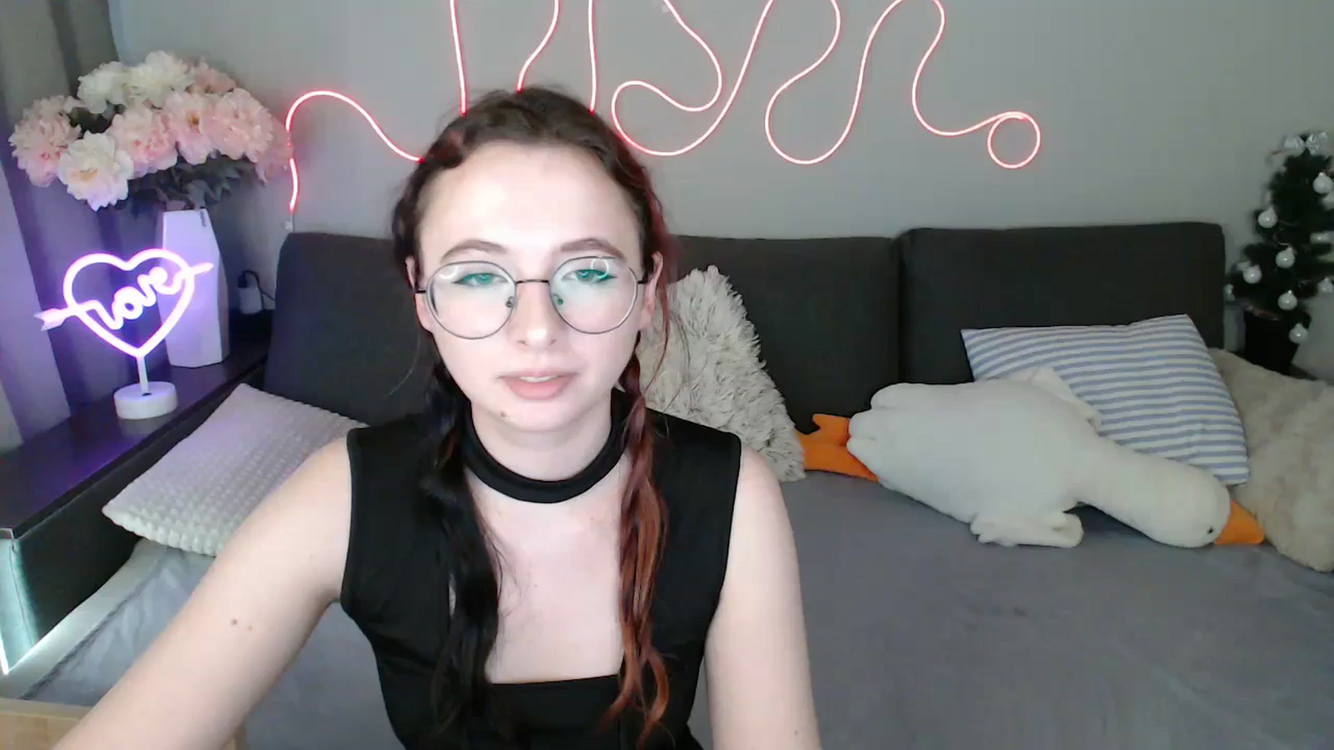 Gallery image thumbnail from Mini_Diva's myfreecams stream on, 04/18/2026, 12:45 image 19 of 20