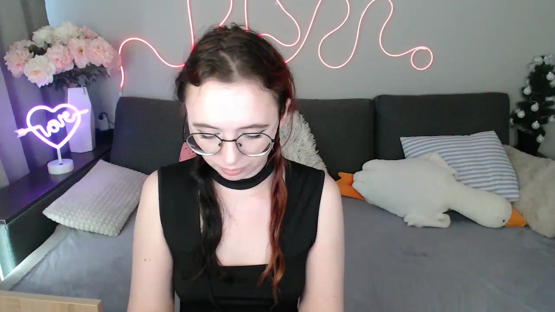 Gallery image thumbnail from Mini_Diva's myfreecams stream on, 04/18/2026, 12:45 image 15 of 20
