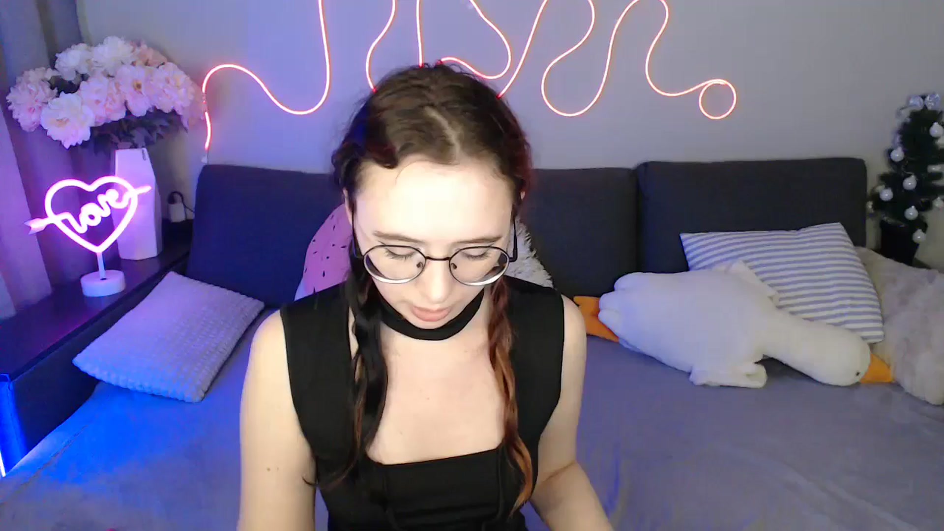 Gallery image thumbnail from Mini_Diva's myfreecams stream on, 04/18/2026, 12:45 image 1 of 20